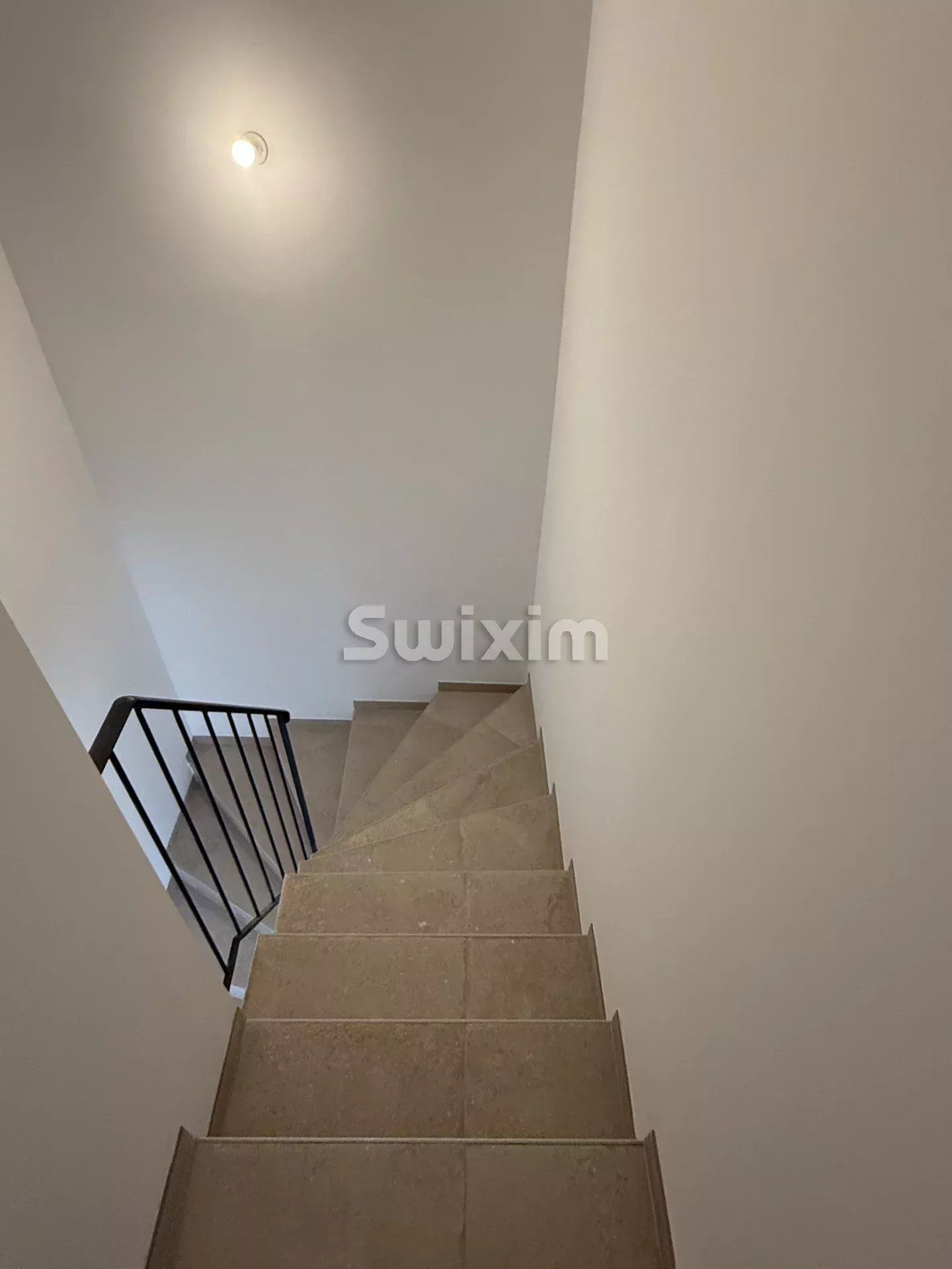 appartamento 4 Camere in affitto su Jonquières (84150)