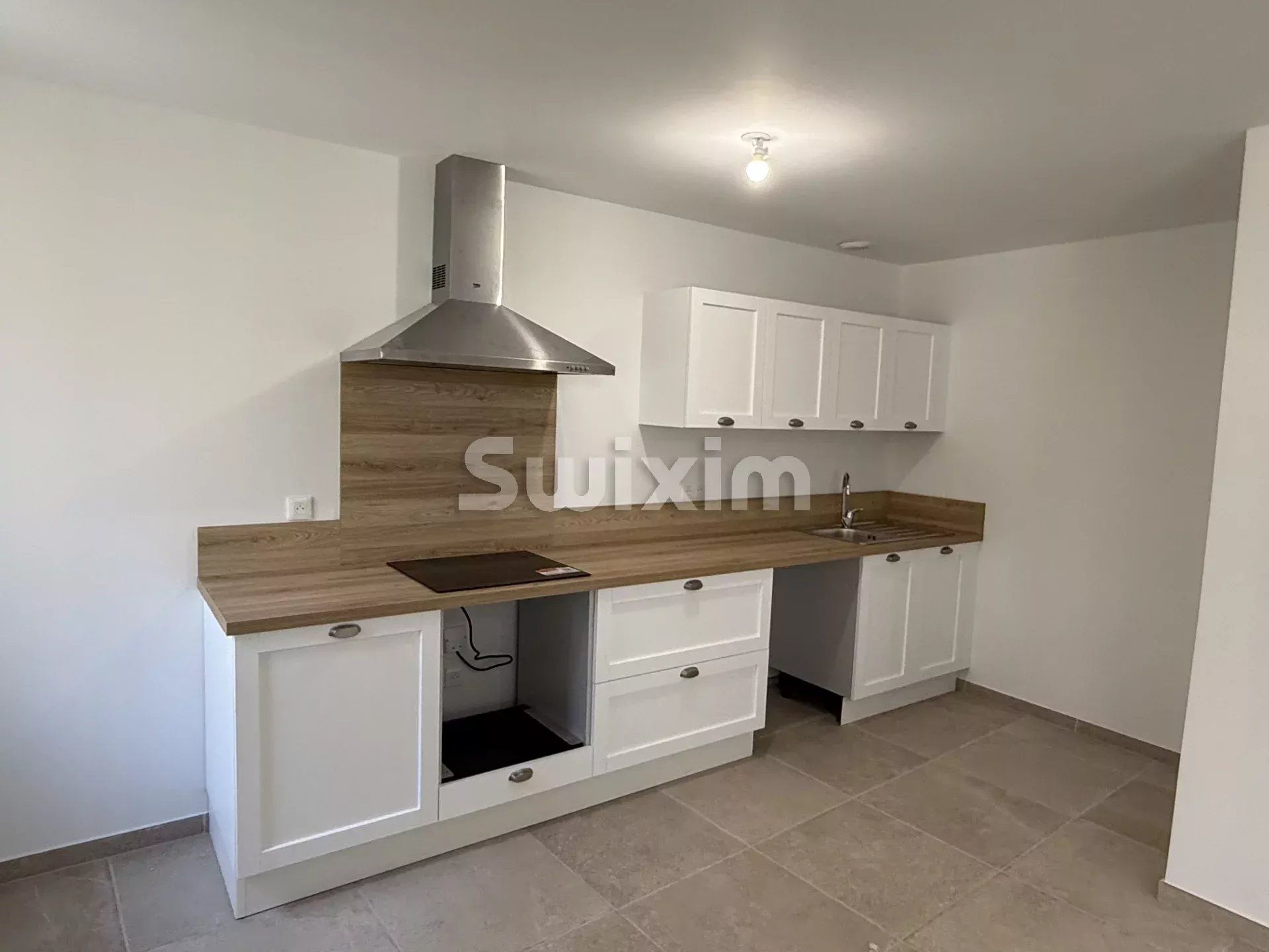 appartamento 4 Camere in affitto su Jonquières (84150)