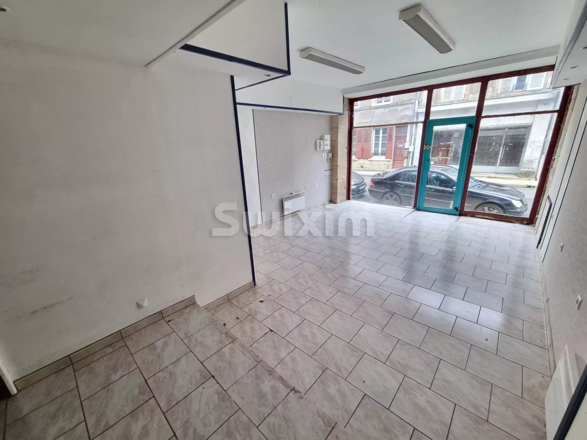 building 10 Rooms for sale on Clamecy (58500)