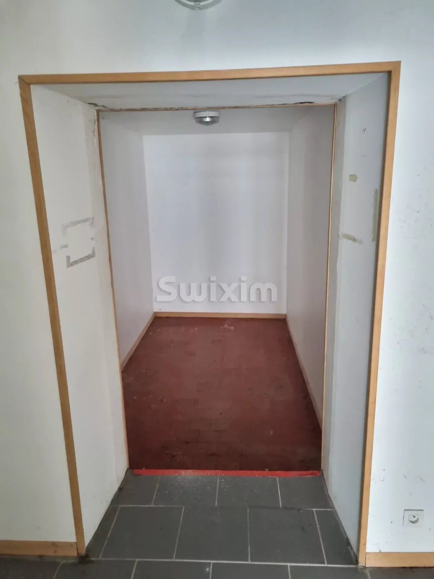 building 10 Rooms for sale on Clamecy (58500)