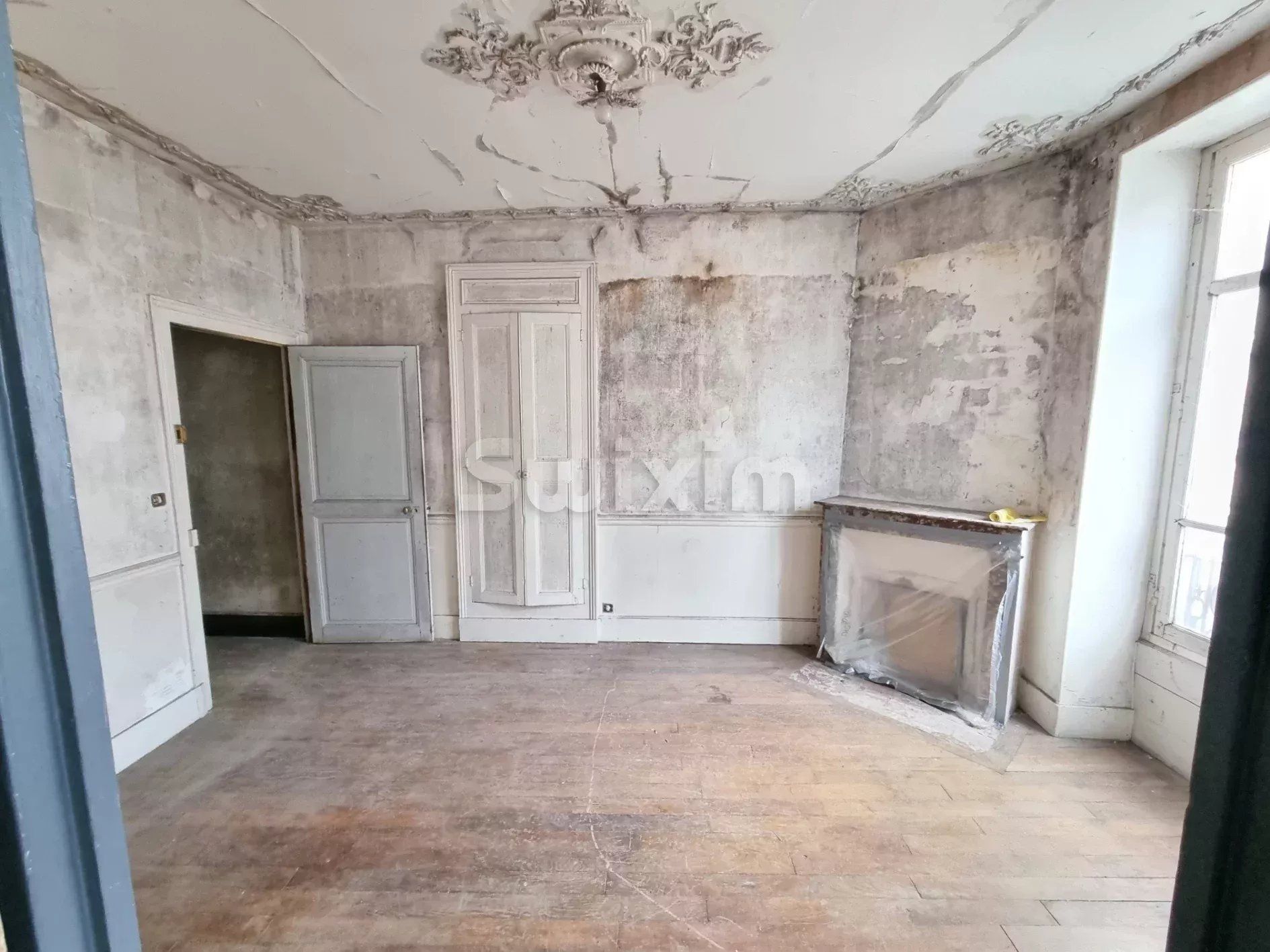 building 10 Rooms for sale on Clamecy (58500)