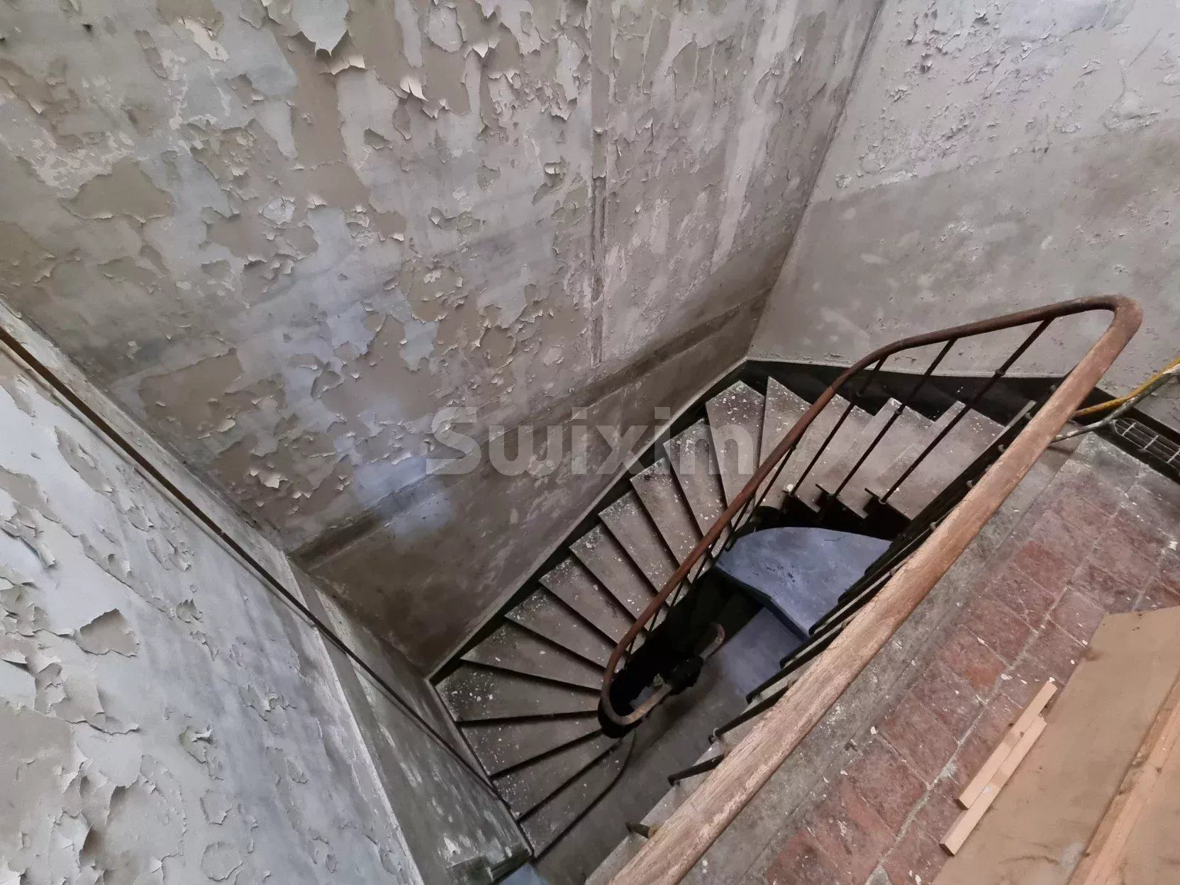 building 10 Rooms for sale on Clamecy (58500)