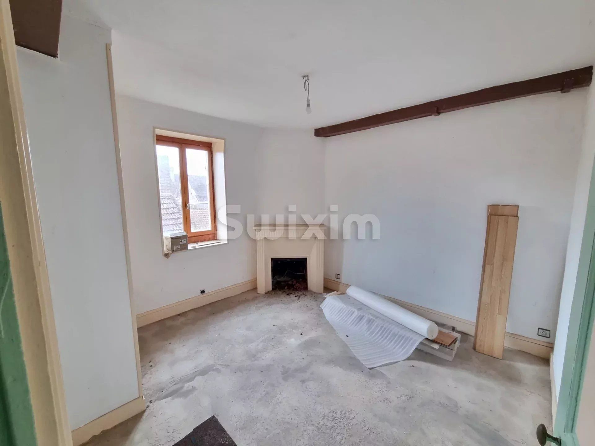 building 10 Rooms for sale on Clamecy (58500)