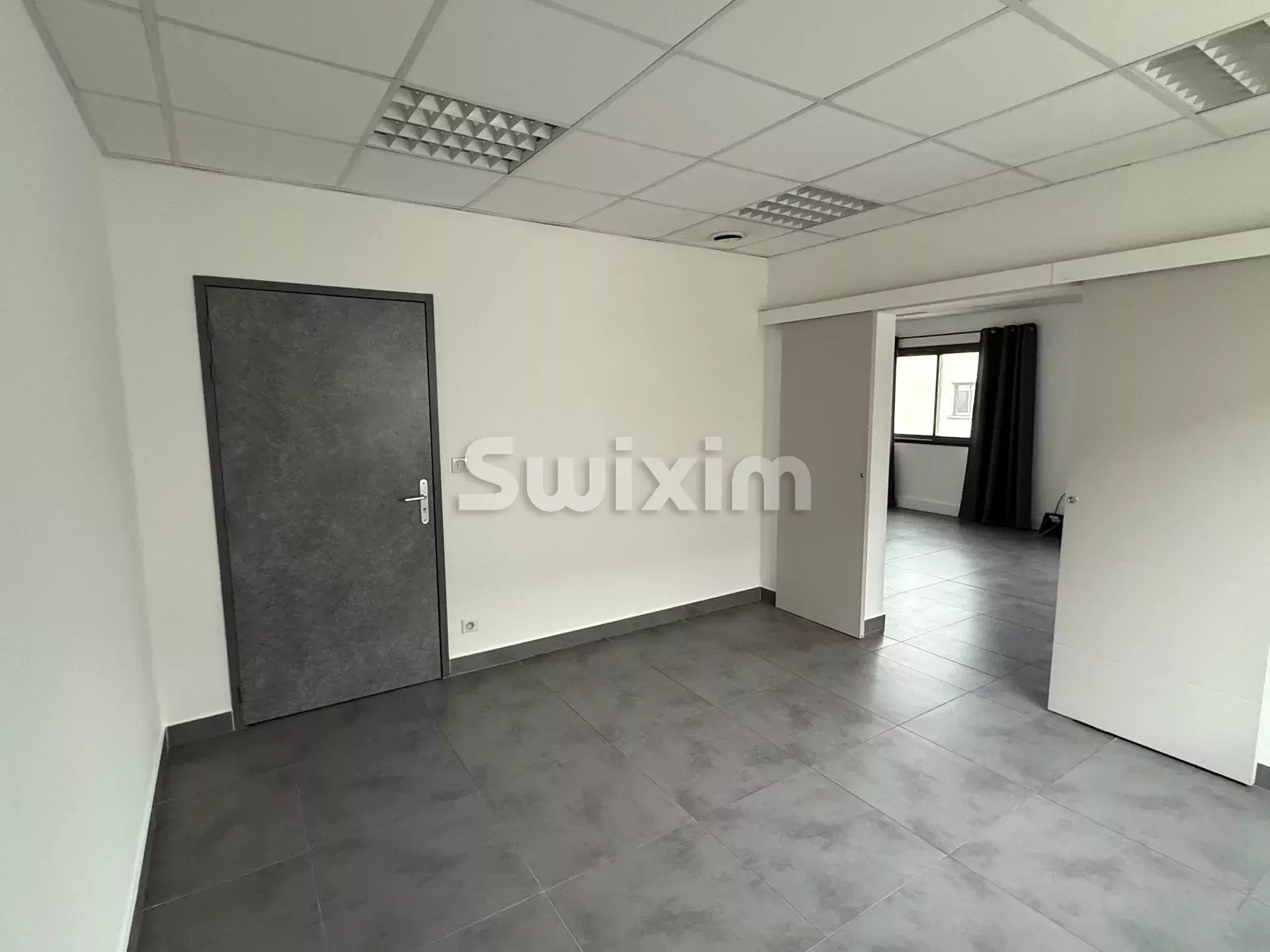 business premises 2 Rooms for rent on Avignon (84000)