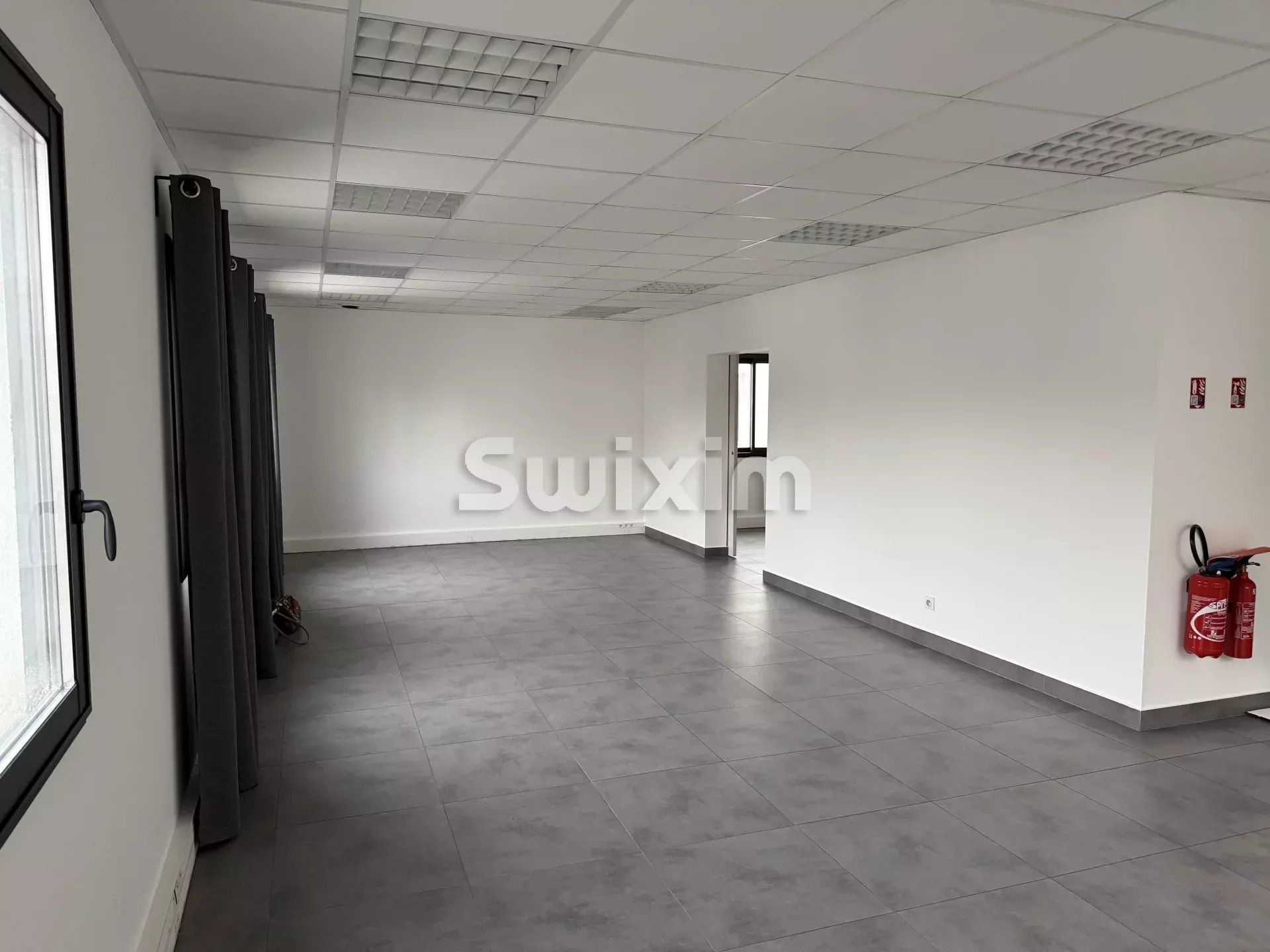 business premises 2 Rooms for rent on Avignon (84000)