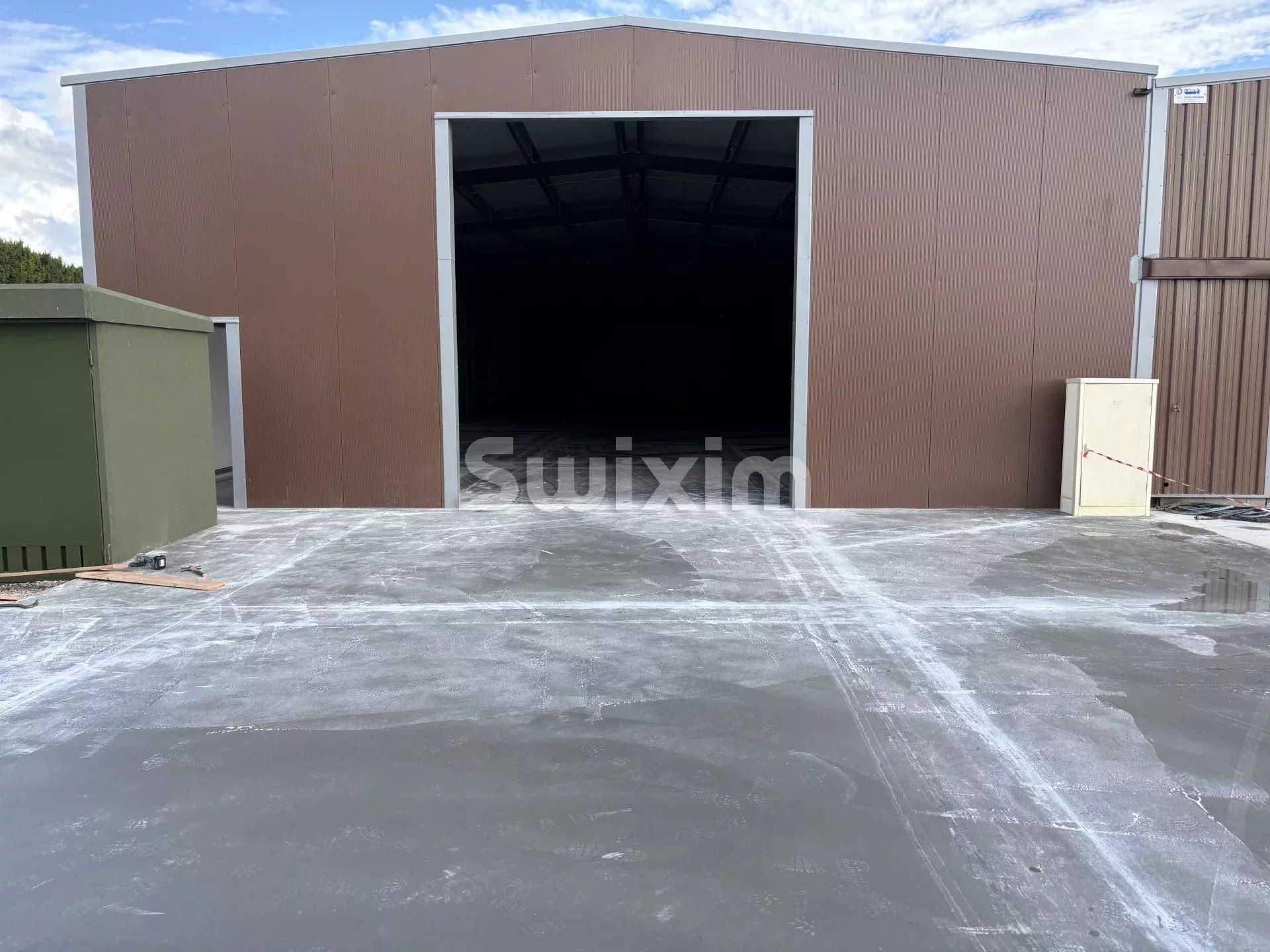 activity premises for rent on Jonquières (84150)