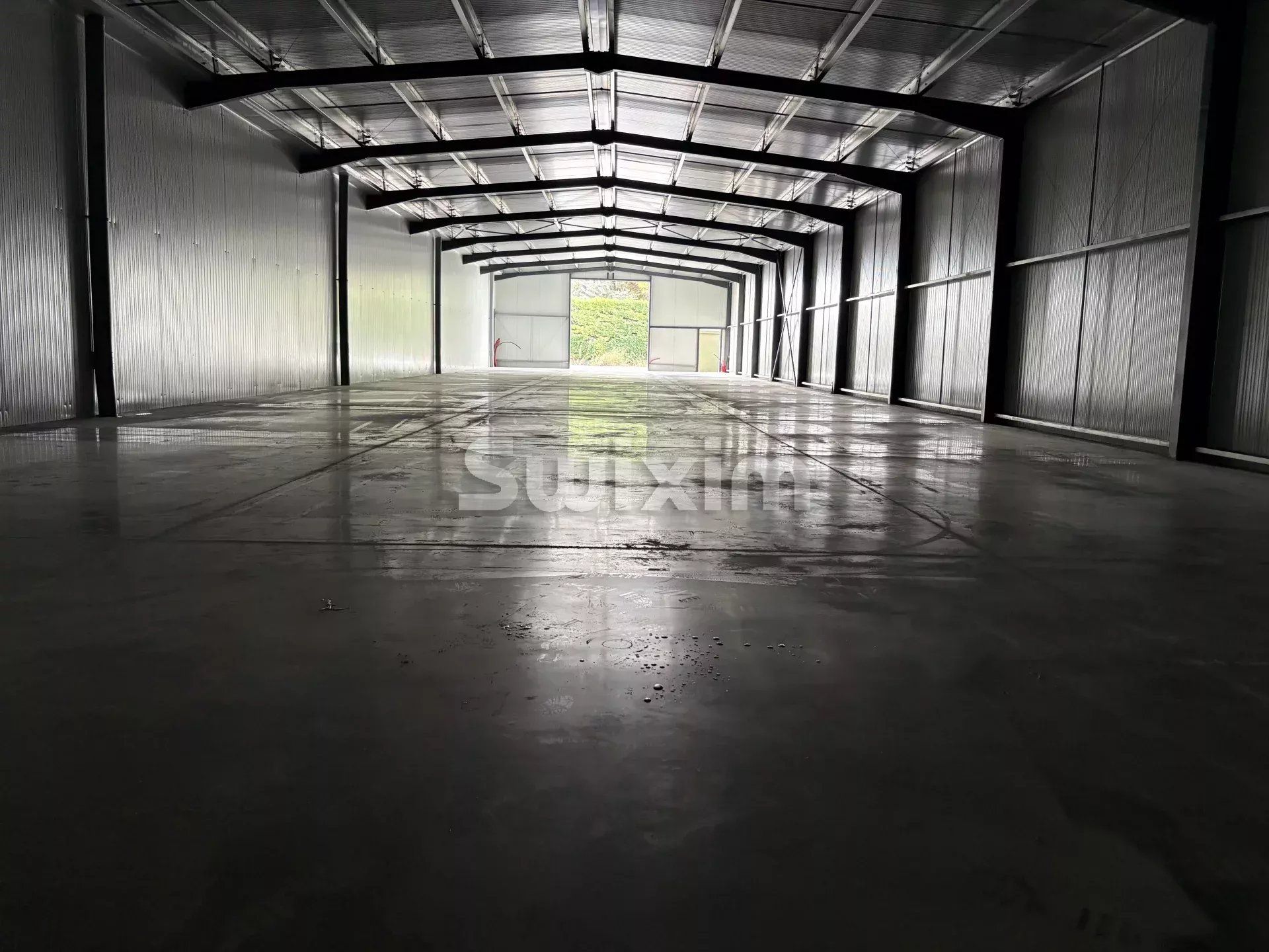 activity premises for rent on Jonquières (84150)