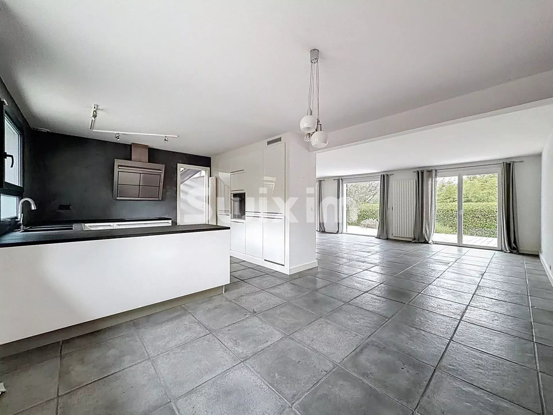 haus 7 Zimmer zum verkauf auf Sauverny (01220)