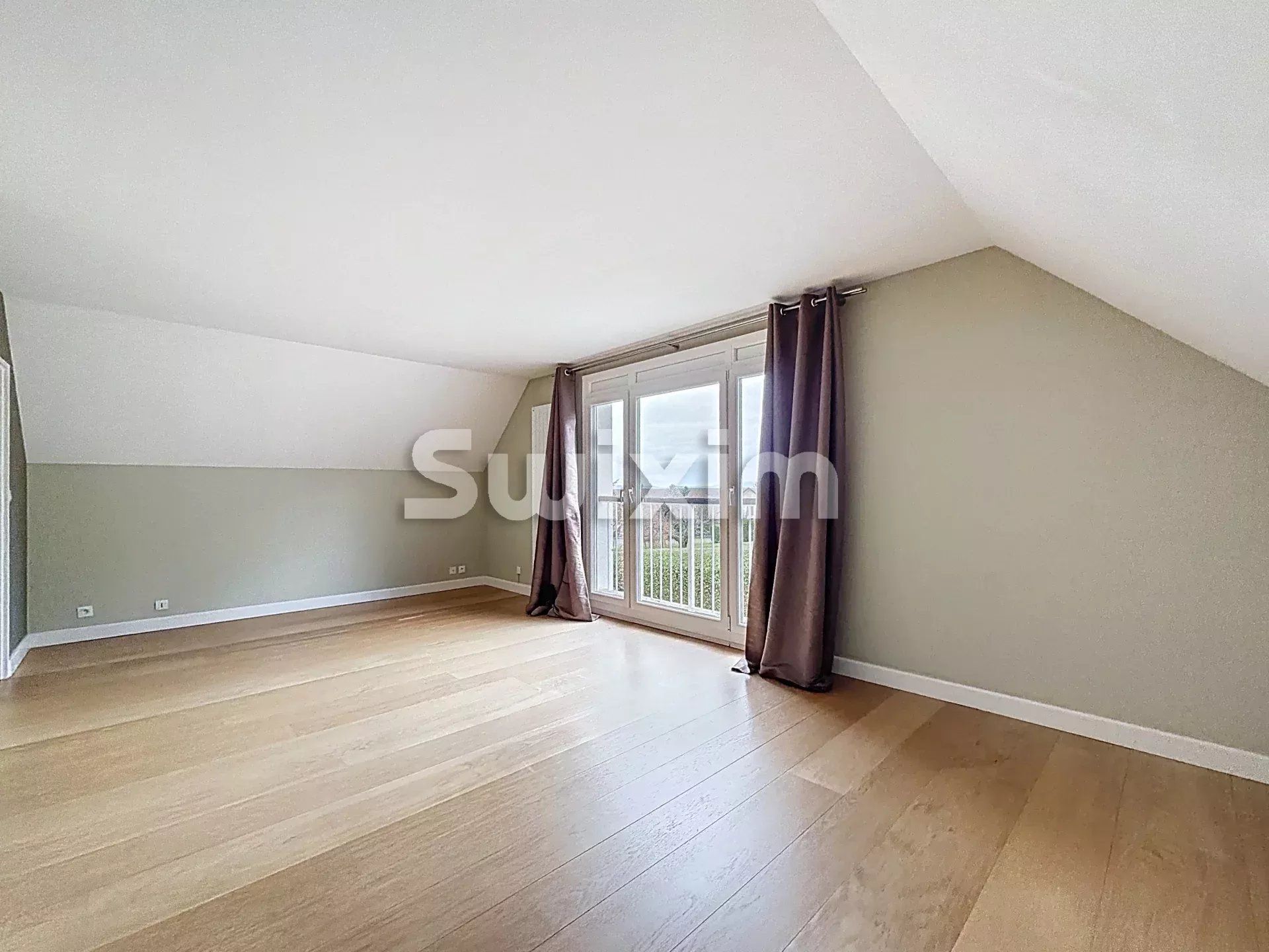 casa 7 Camere in vendita su Sauverny (01220)