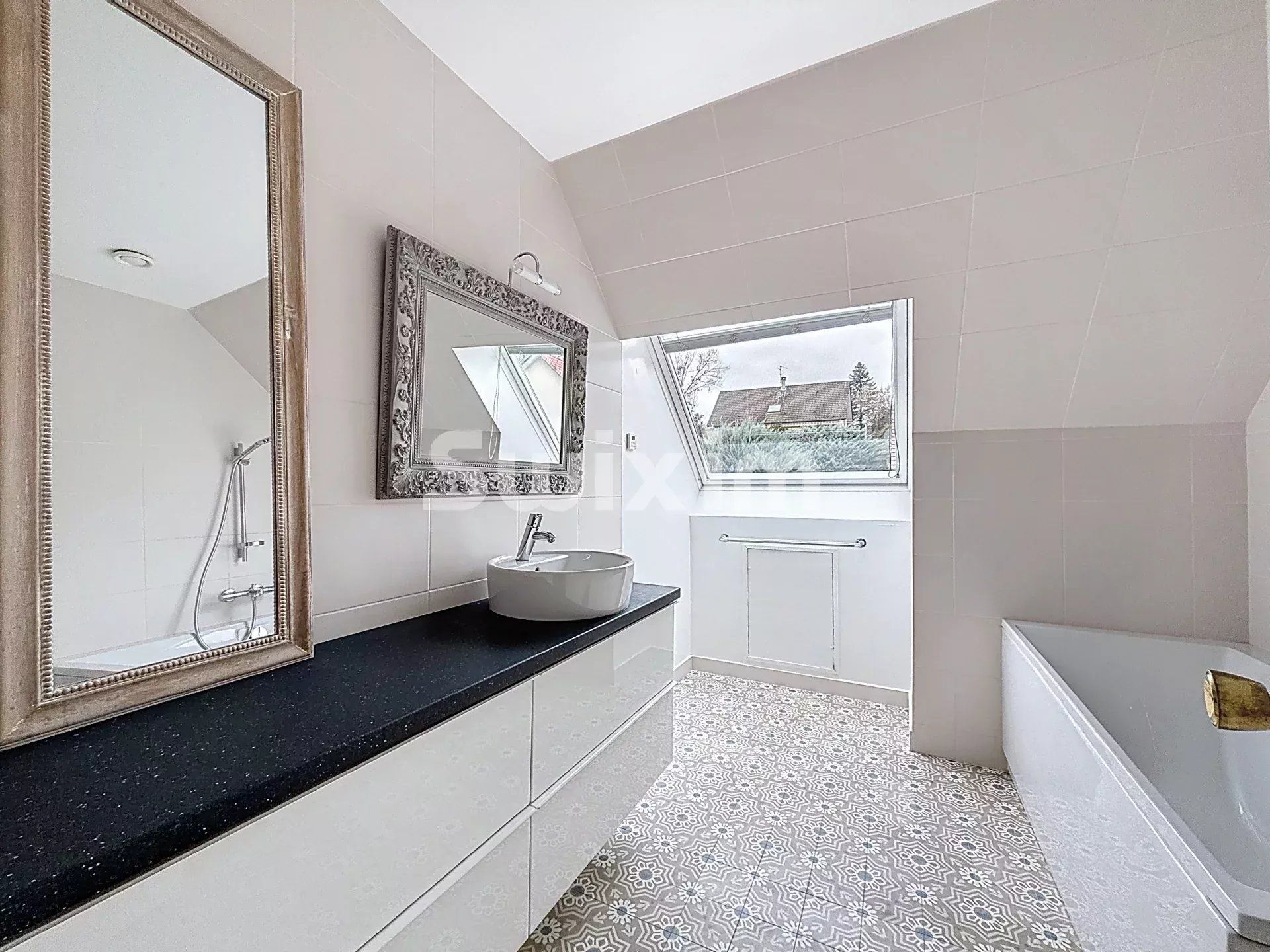 haus 7 Zimmer zum verkauf auf Sauverny (01220)