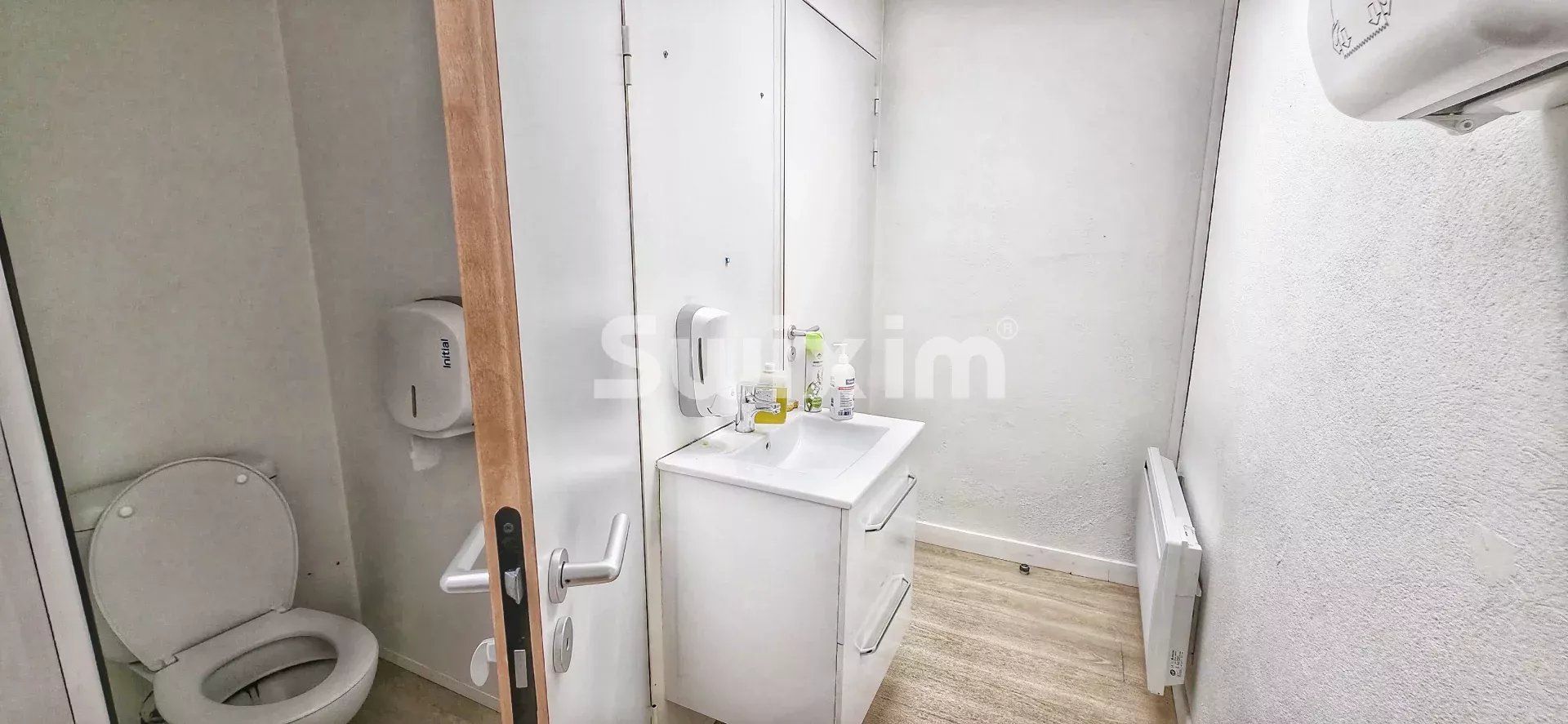 comercial local 4 Quartos para venda sobre Taulignan (26770)