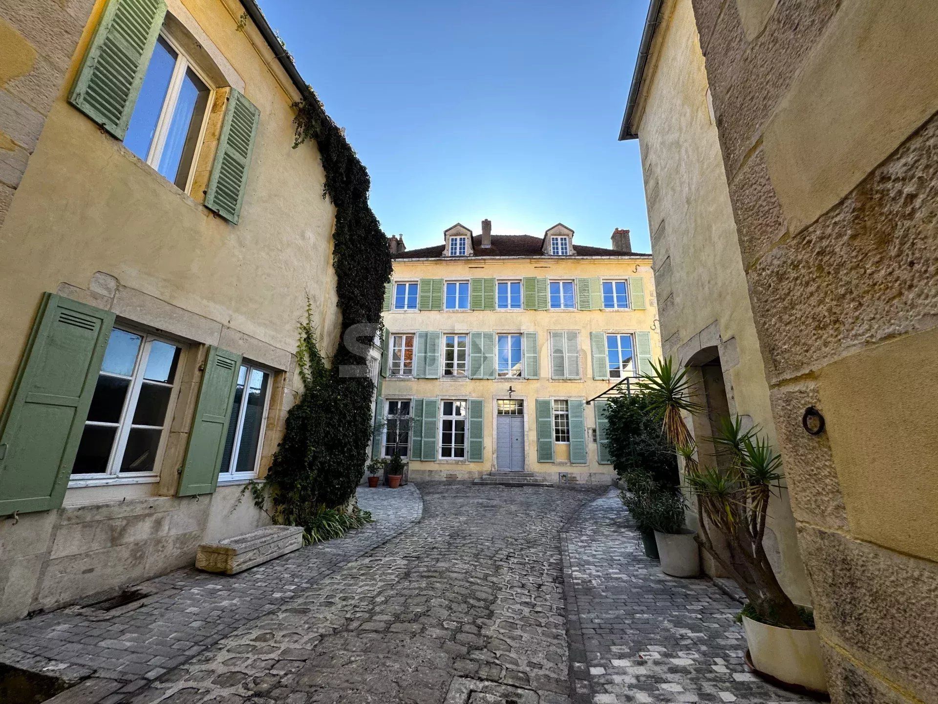 maison 18 Pièces en vente sur Montbard (21500)