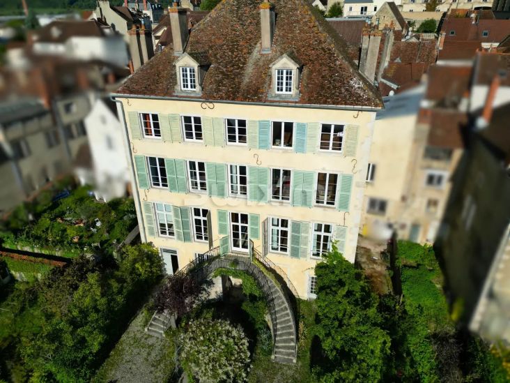 Vente Maison Montbard 18 Pièces 613.29 m²