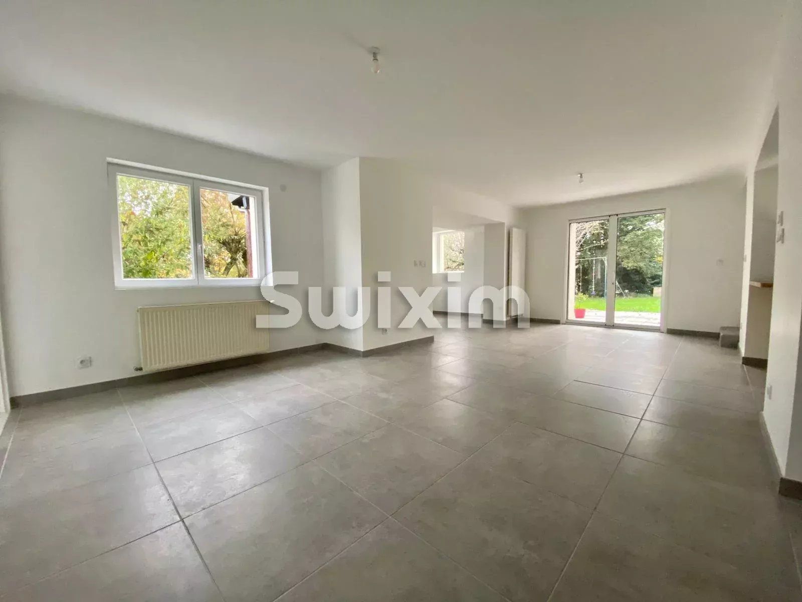 house 4 Rooms for rent on Ornex (01210)