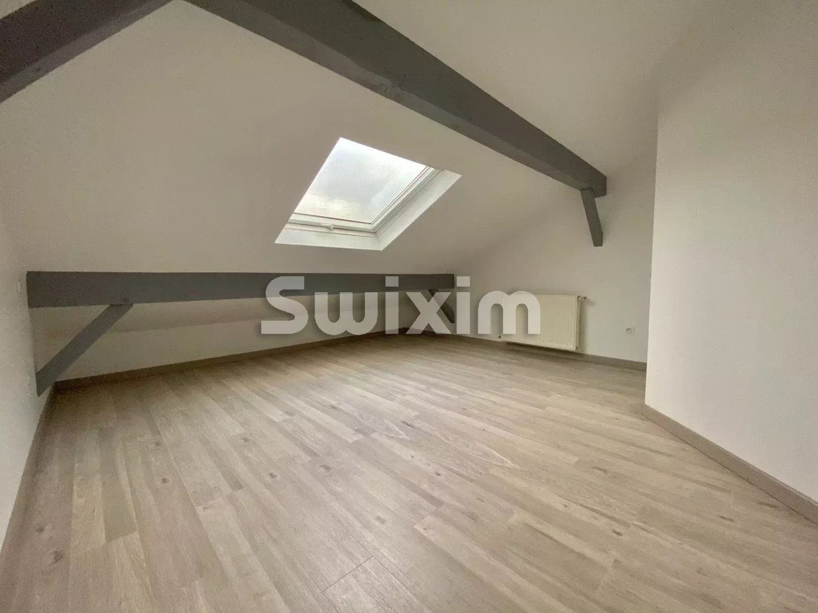 house 4 Rooms for rent on Ornex (01210)