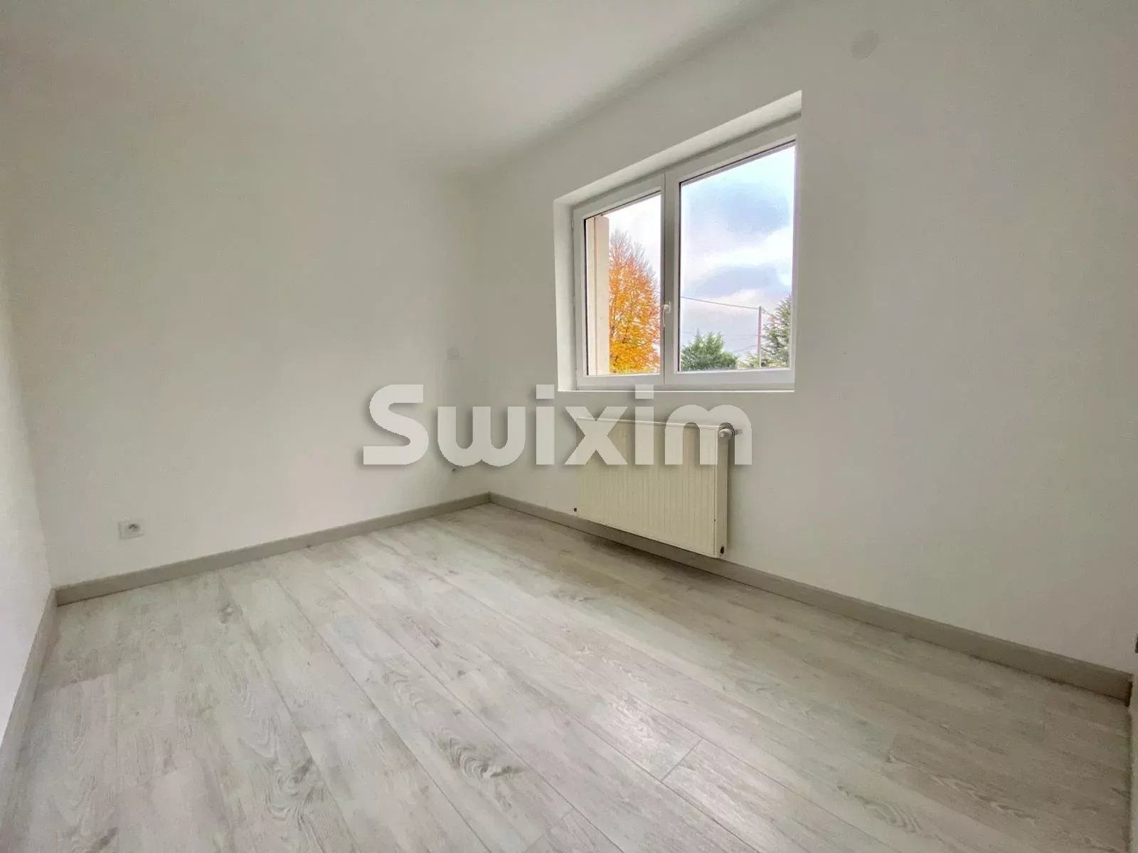 house 4 Rooms for rent on Ornex (01210)