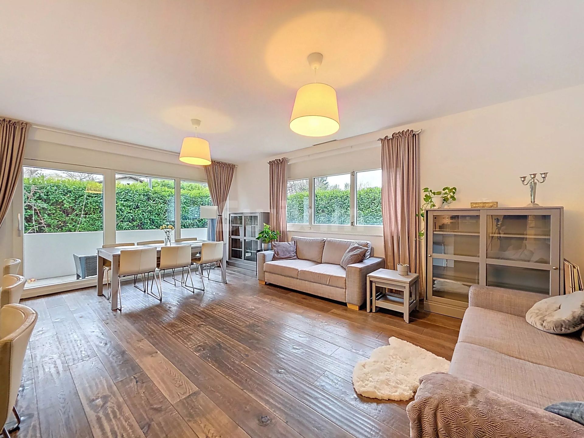 apartment 5 Rooms for rent on Genève (1203)