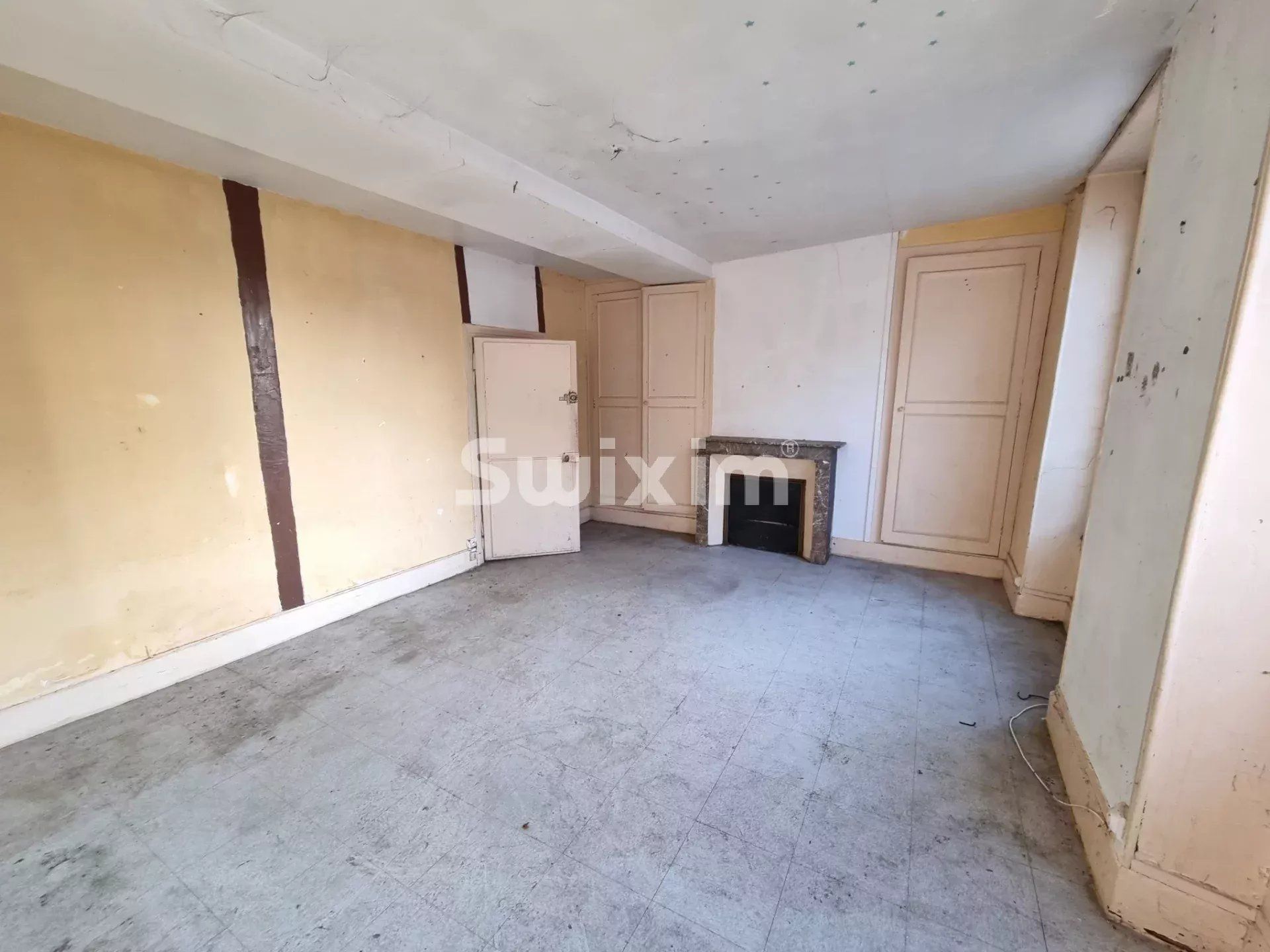 building 5 Rooms for sale on Varzy (58210)