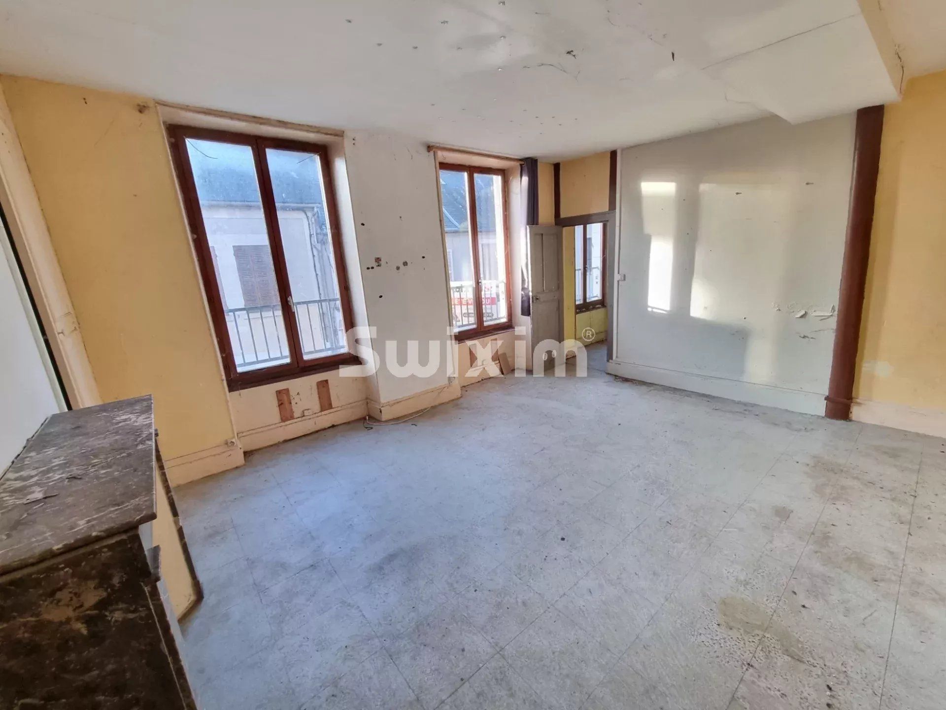 edificio 5 Salas en venta en Varzy (58210)