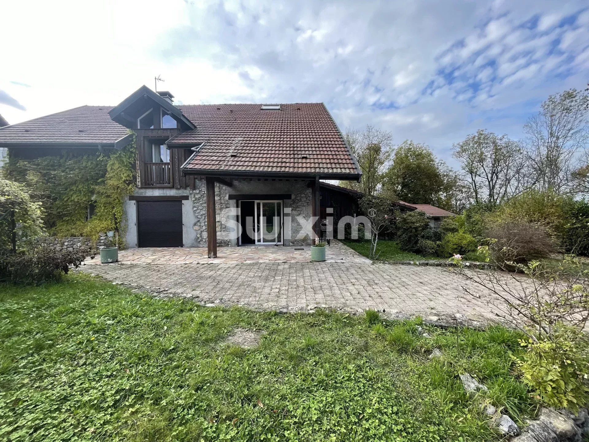 house 6 Rooms for sale on Allonzier-la-Caille (74350)