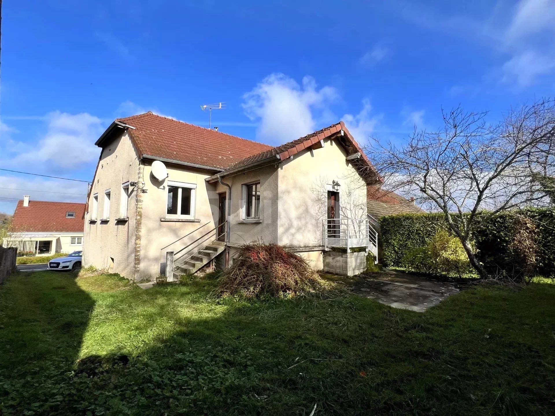 haus 4 Zimmer zum verkauf auf Lons-le-Saunier (39000)