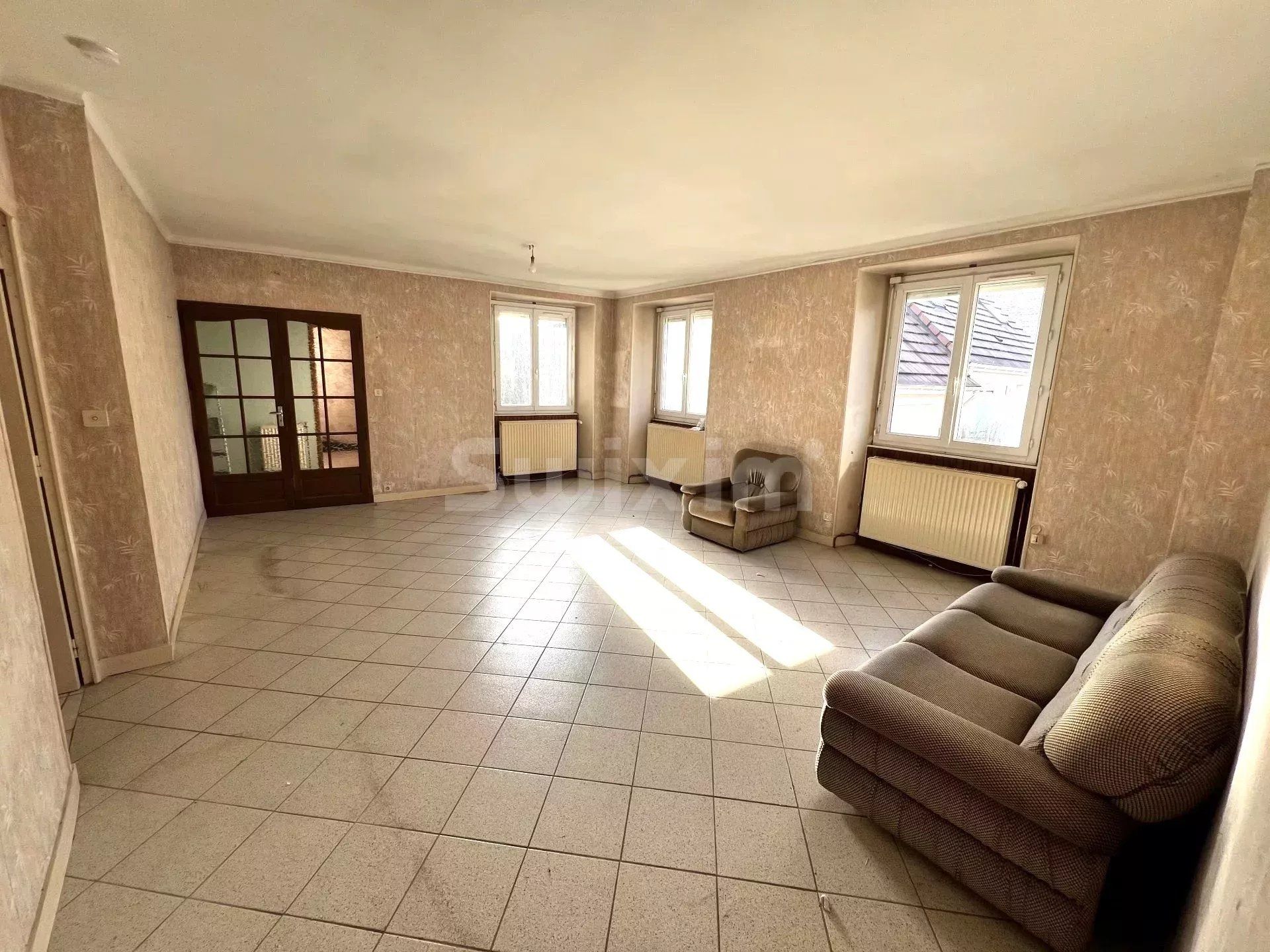 haus 4 Zimmer zum verkauf auf Lons-le-Saunier (39000)