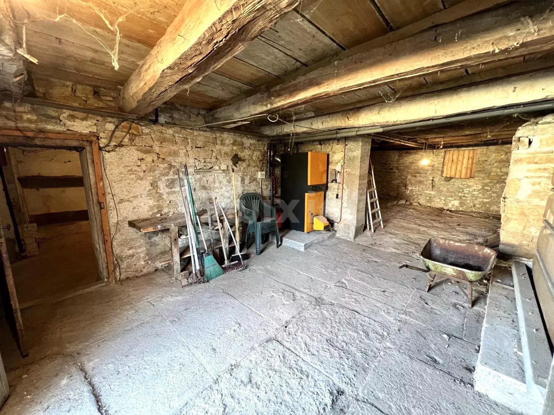 haus 4 Zimmer zum verkauf auf Lons-le-Saunier (39000)