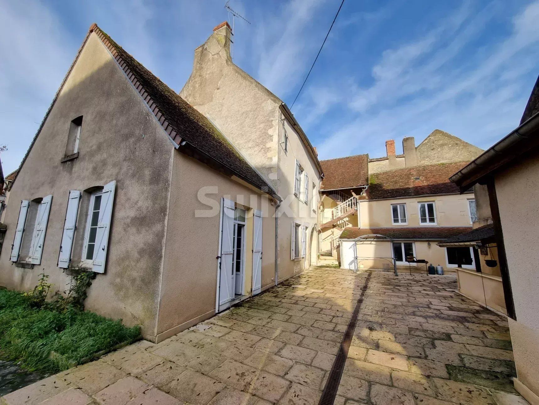 propiedad 12 Salas en venta en Varzy (58210)