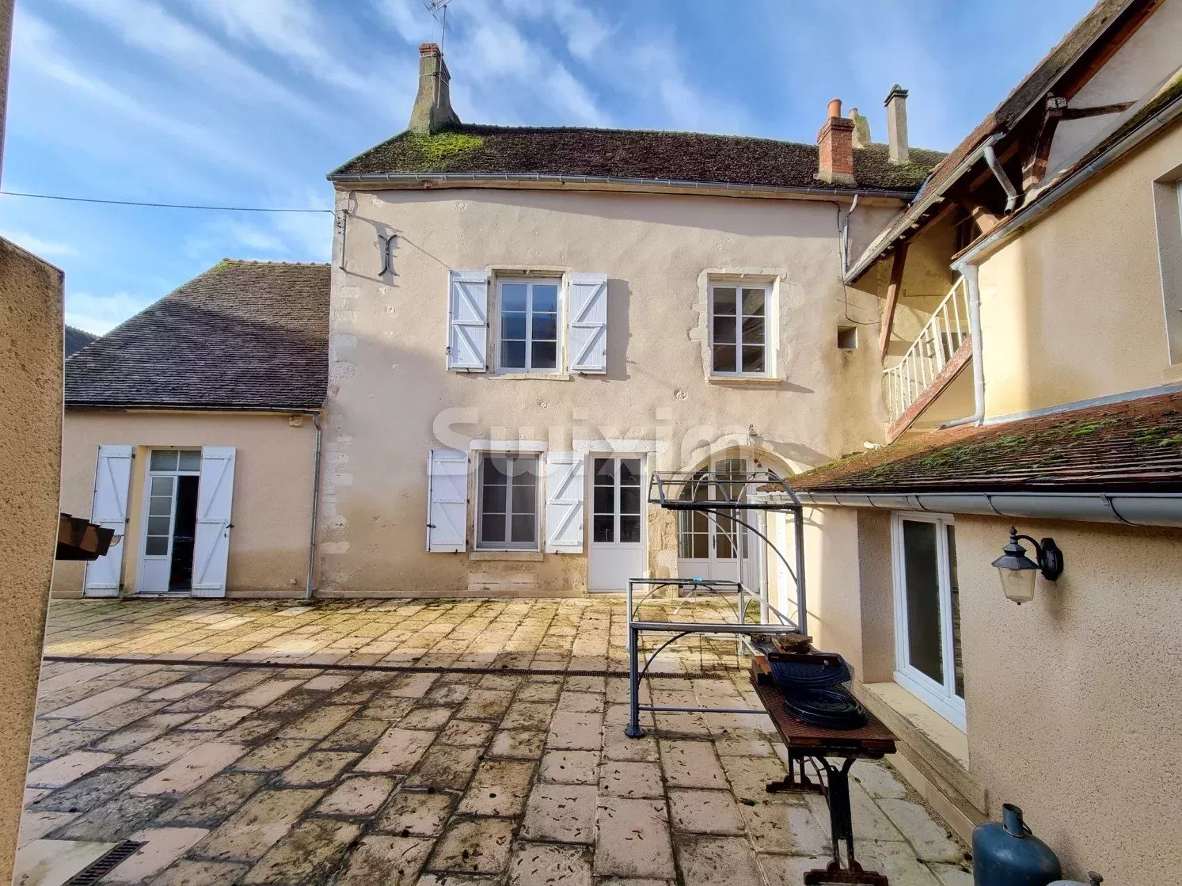 propiedad 12 Salas en venta en Varzy (58210)