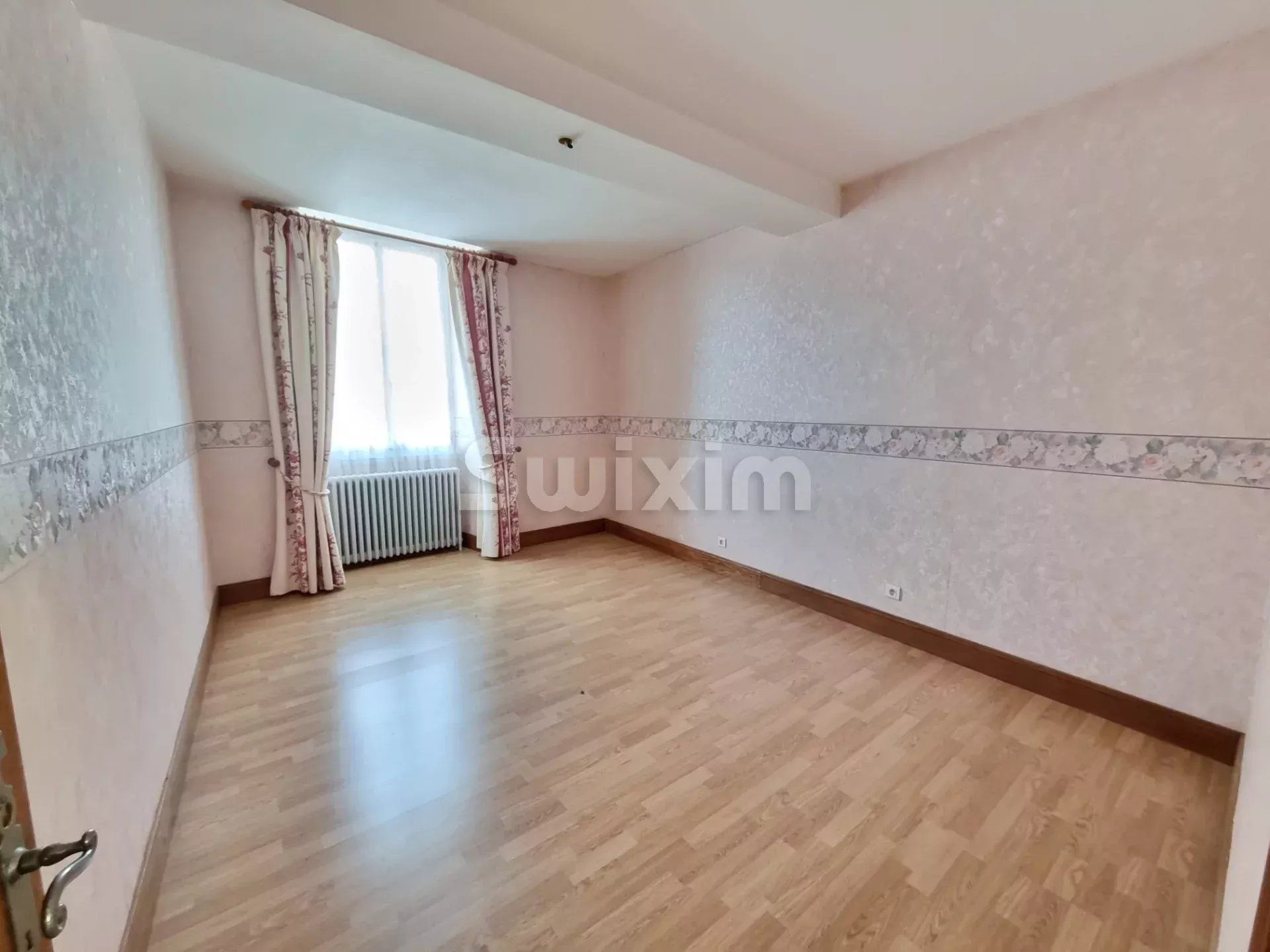 propiedad 12 Salas en venta en Varzy (58210)