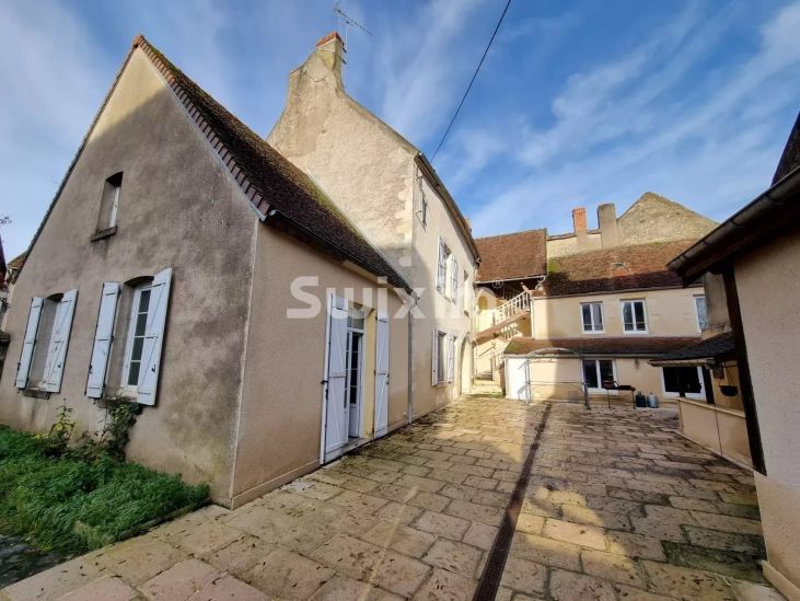 Venta Propiedad Varzy 12&nbsp;Salas 225&nbsp;m²