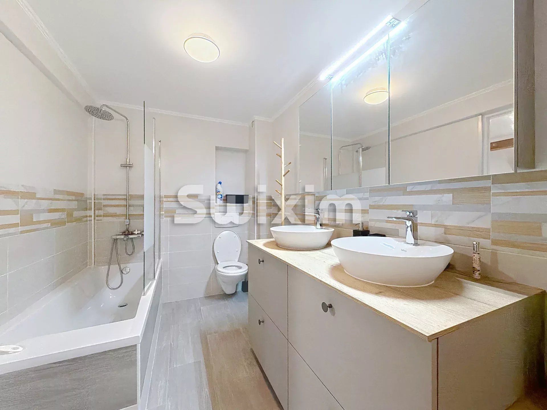 apartamento 5 Quartos para venda sobre Gex (01170)