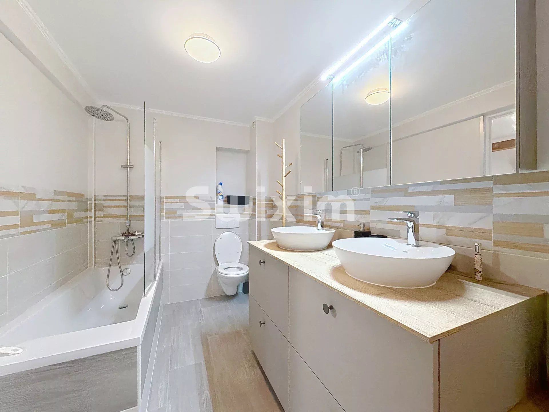 appartamento 5 Camere in vendita su Gex (01170)