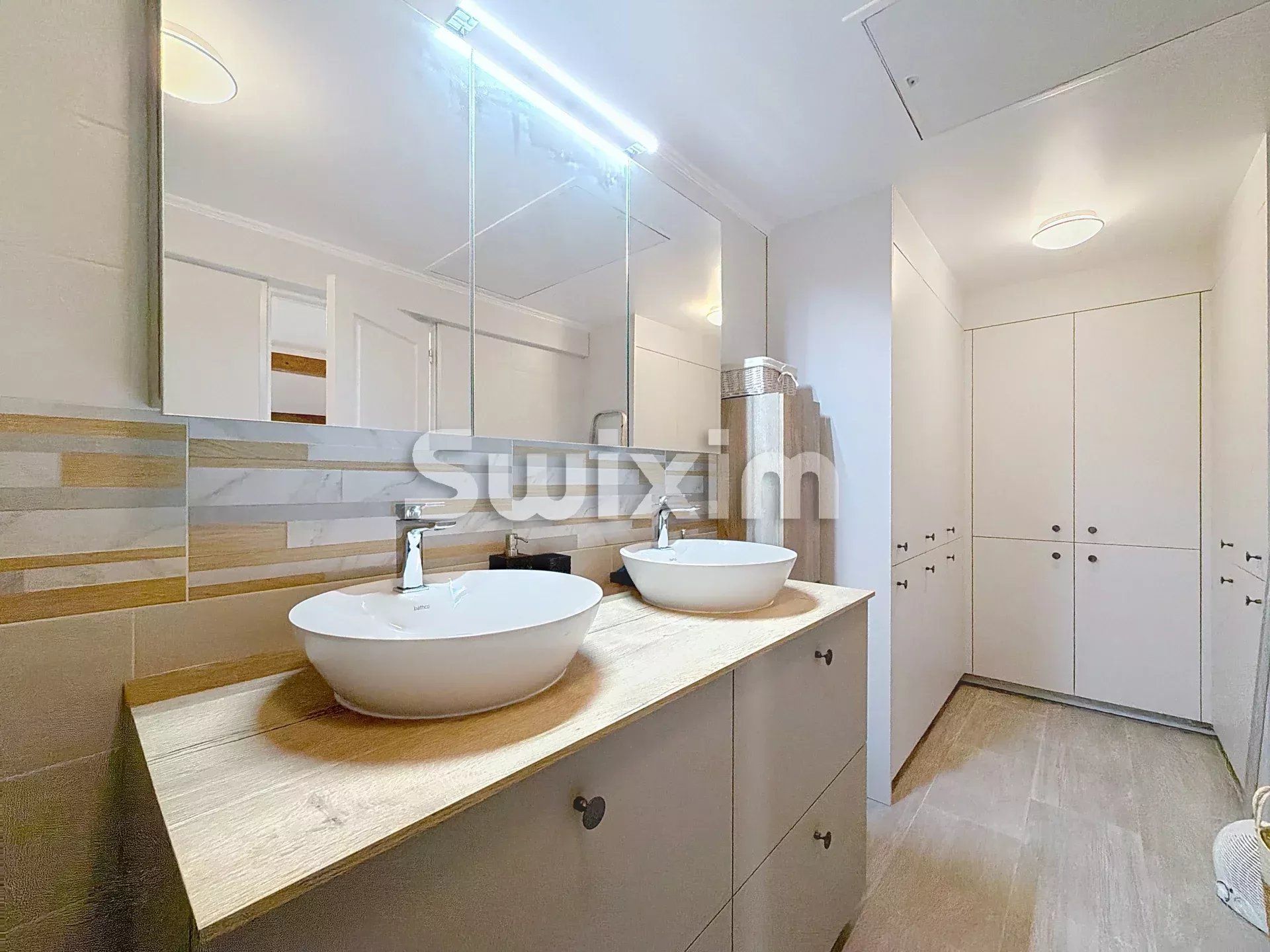 apartamento 5 Quartos para venda sobre Gex (01170)