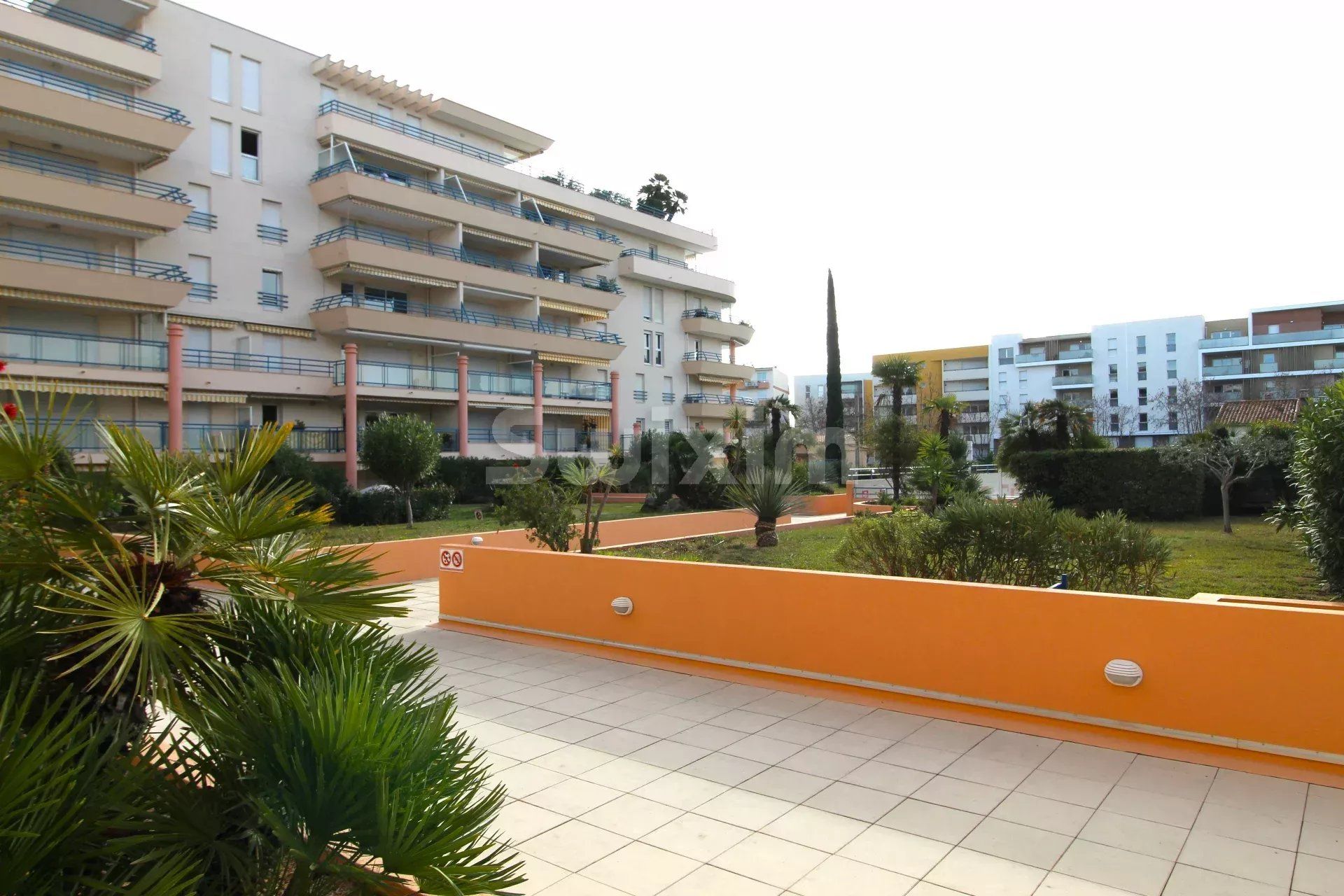 apartment 2 Rooms for sale on Fréjus (83600)