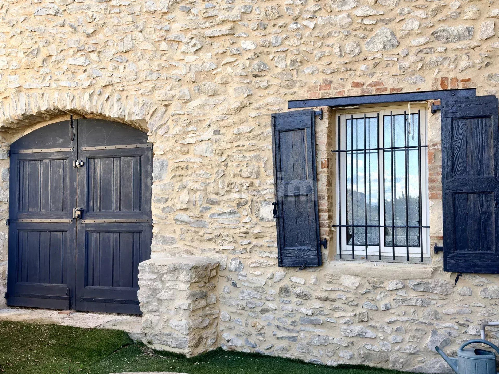 house 4 Rooms for sale on Uzès (30700)