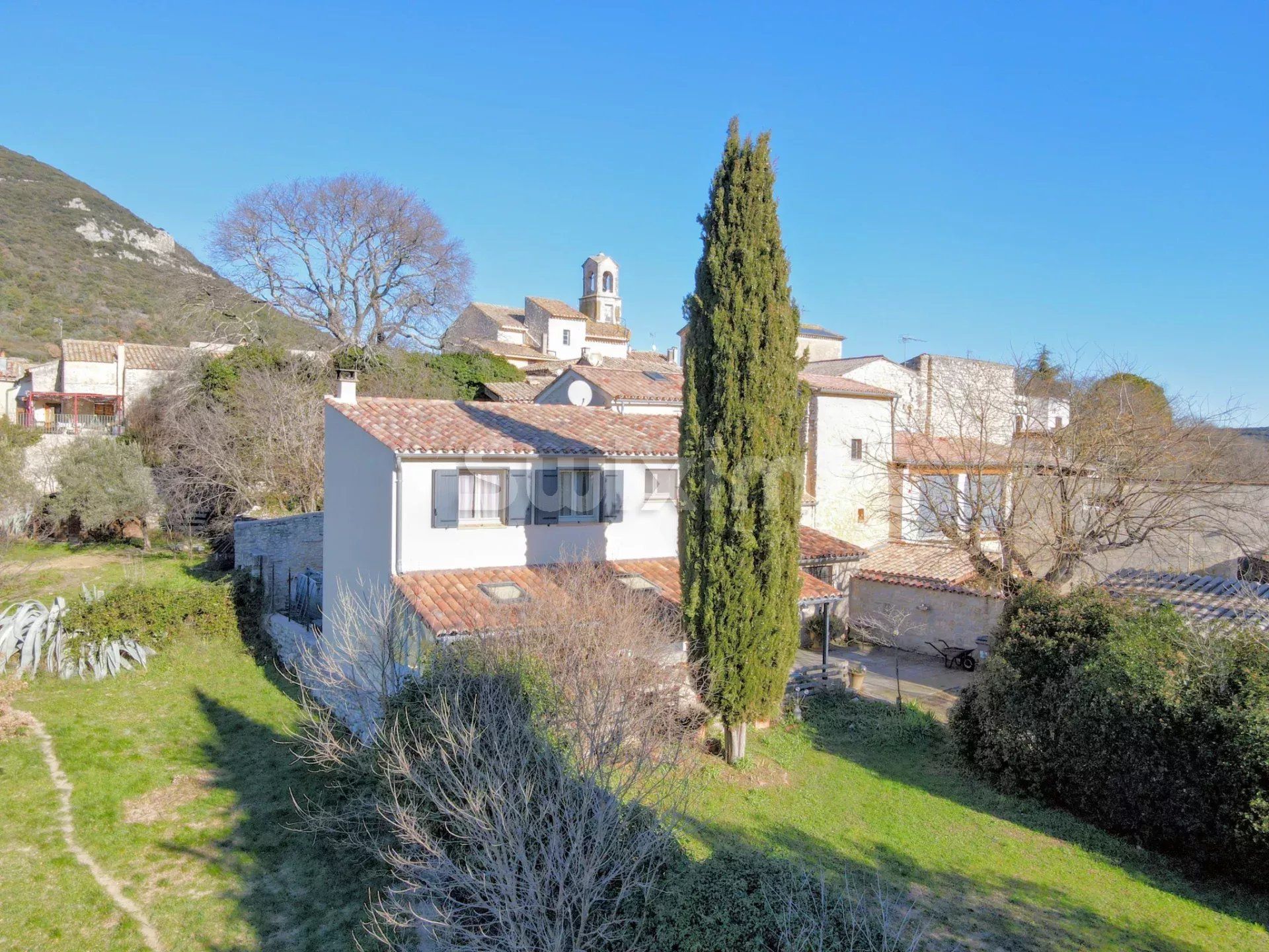 house 4 Rooms for sale on Uzès (30700)