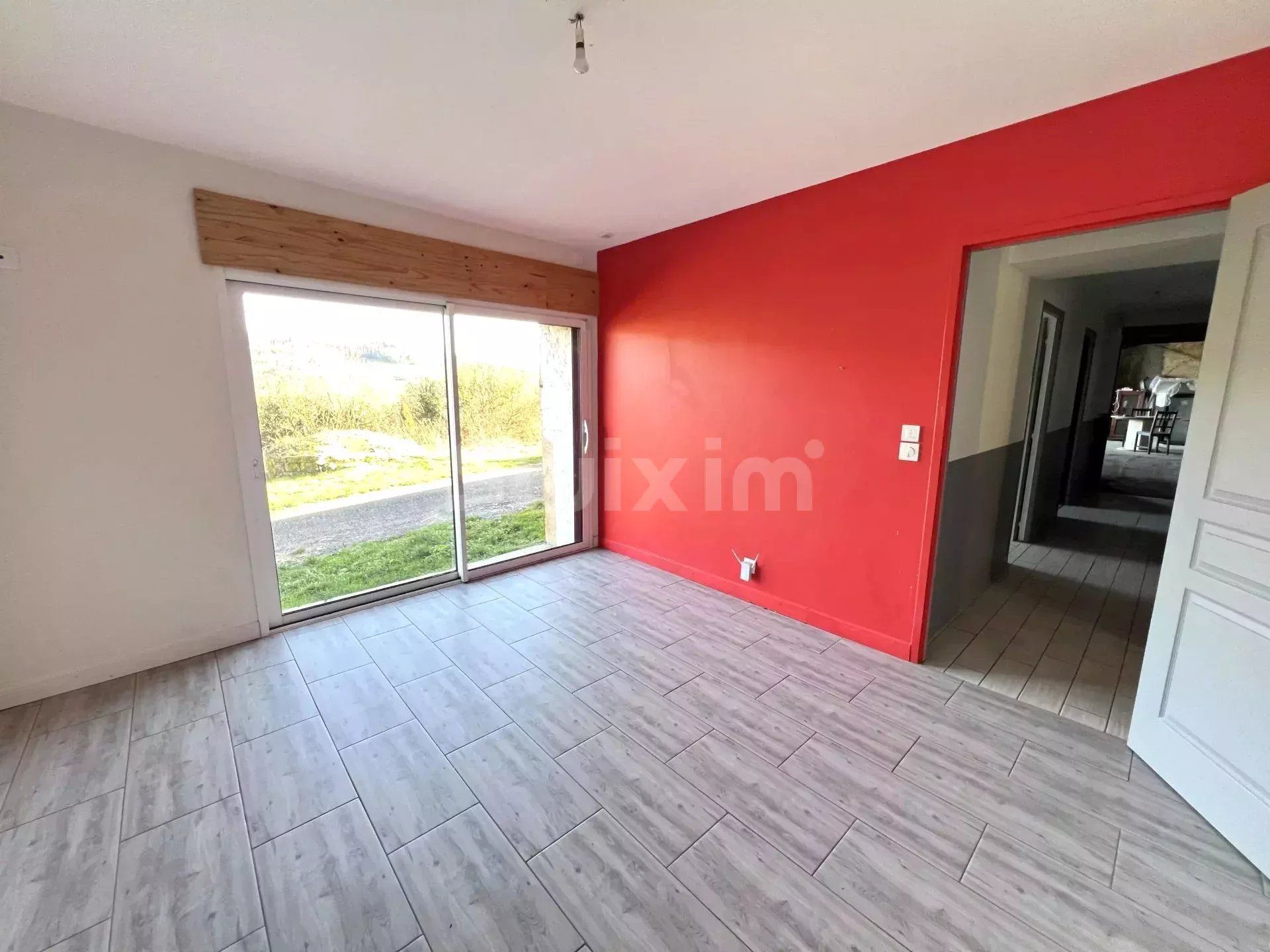 house 10 Rooms for sale on Orgelet (39270)