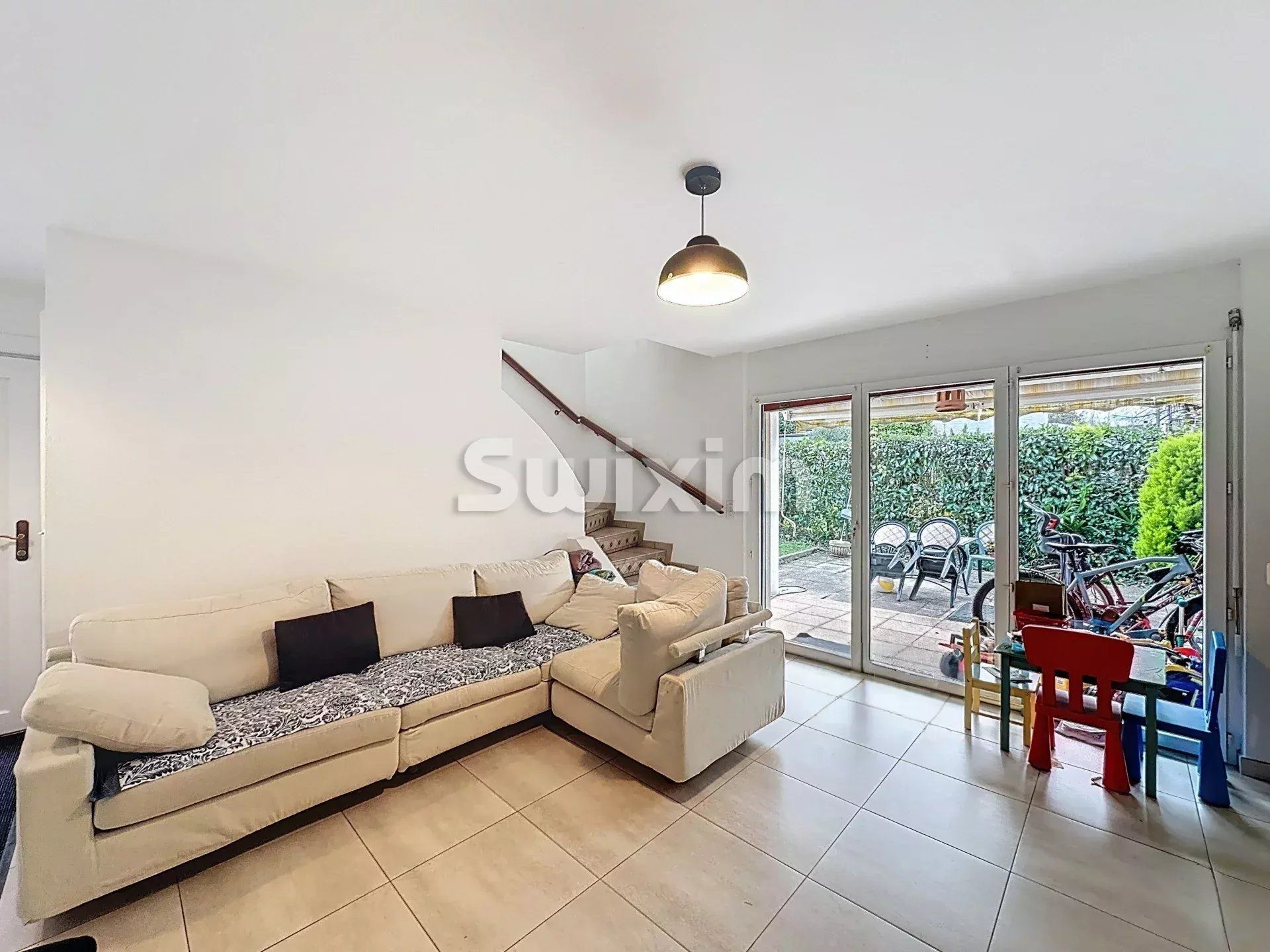 house 5 Rooms for sale on Veyrier (1255)