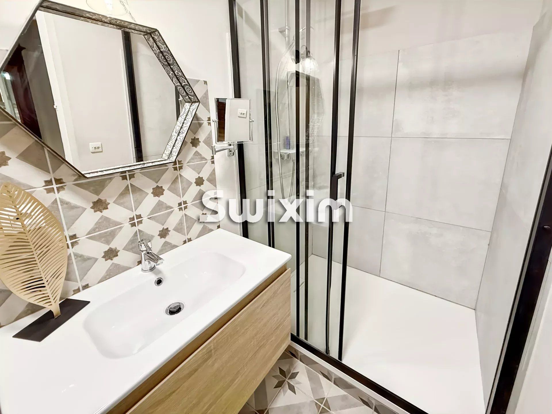 casa 9 Camere in vendita su Saint-Marcel-lès-Sauzet (26740)