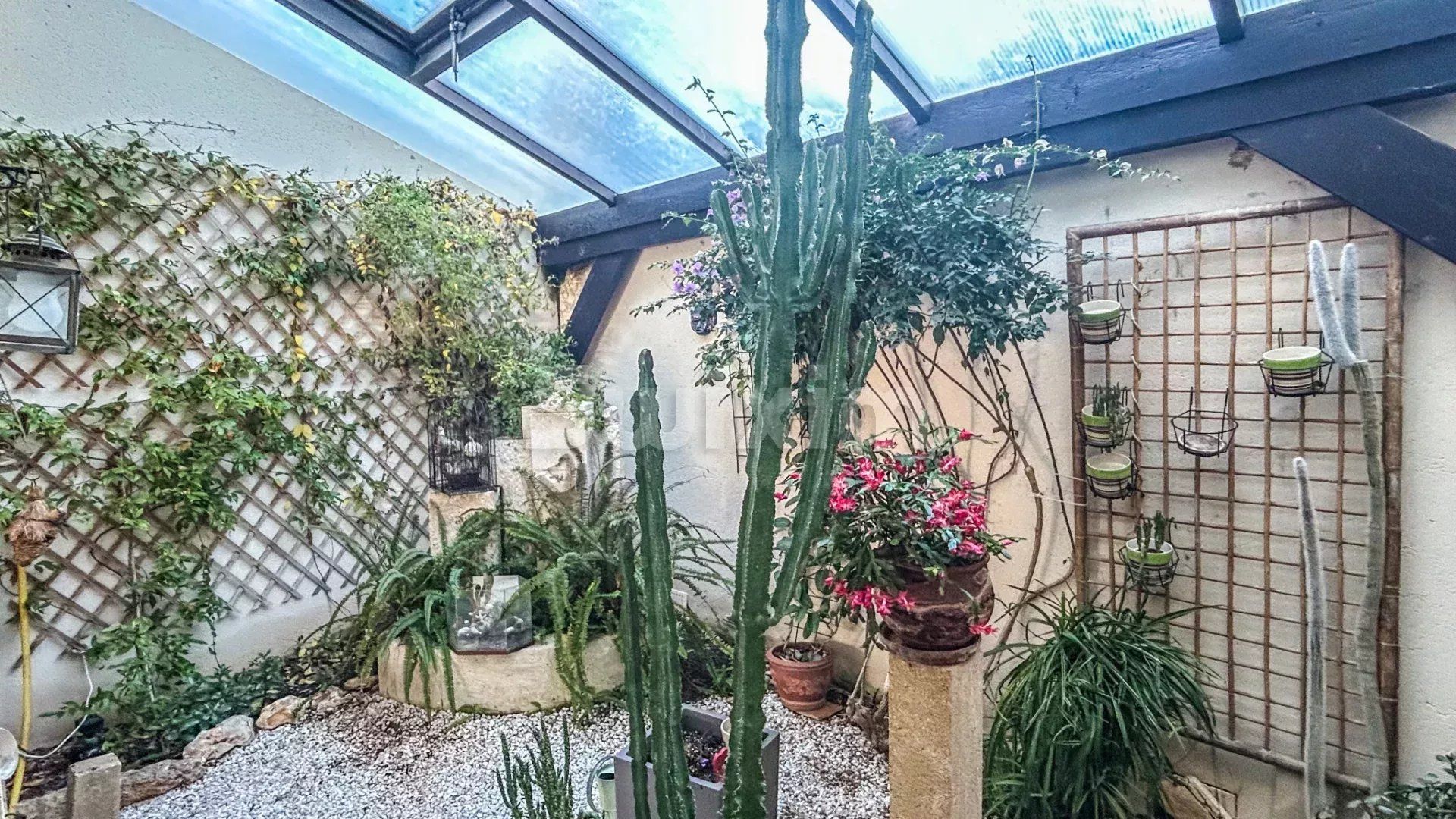 villa 5 Rooms for sale on Castillon-du-Gard (30210)