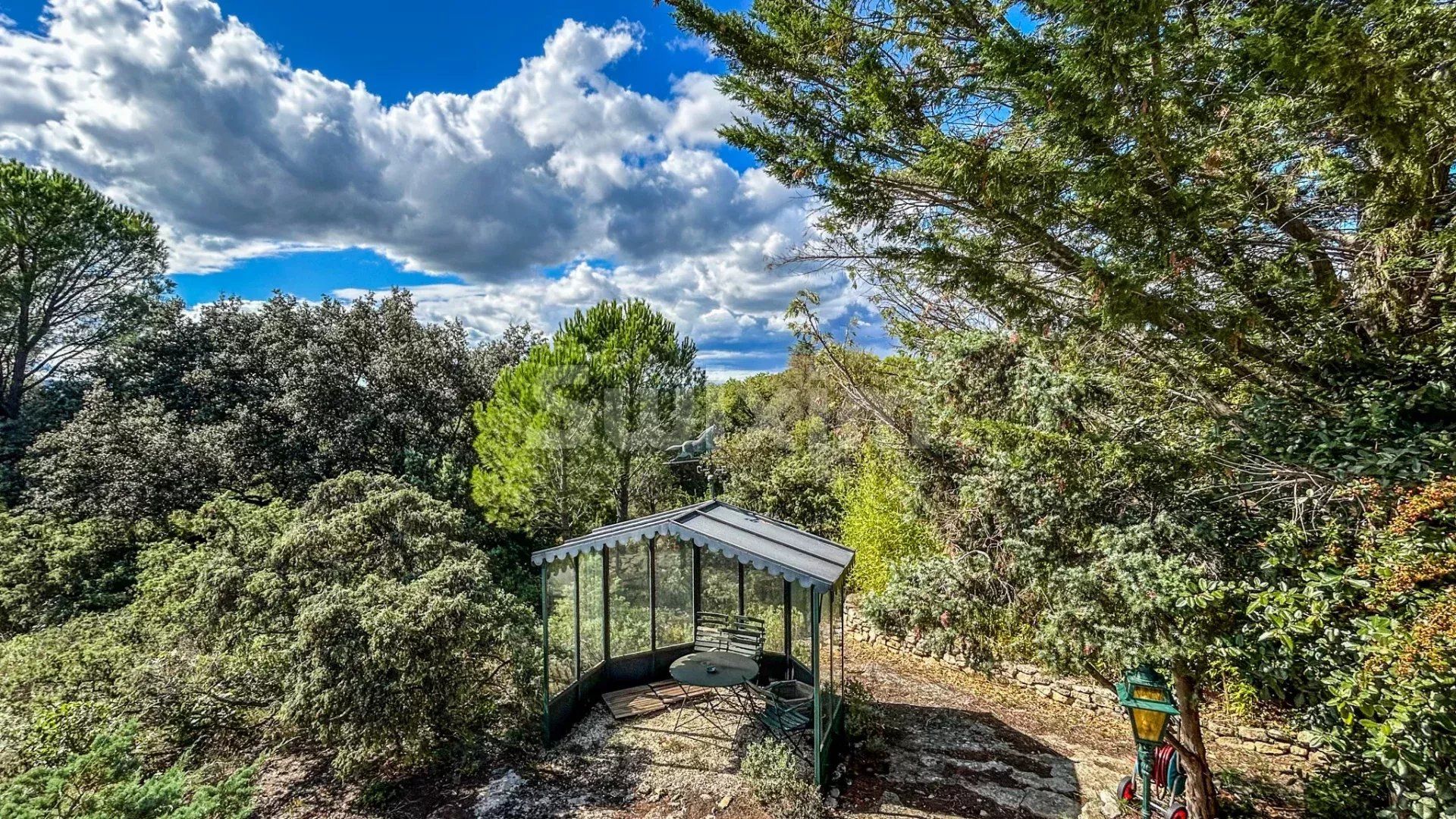 villa 5 Rooms for sale on Castillon-du-Gard (30210)