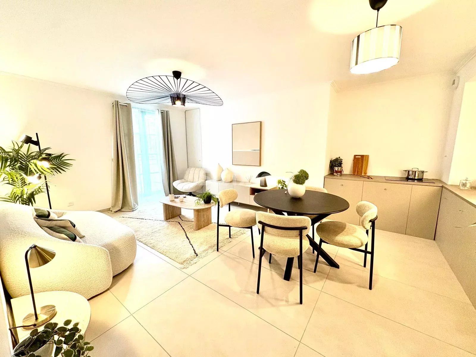 apartment 3 Rooms for sale on Nice (06000)