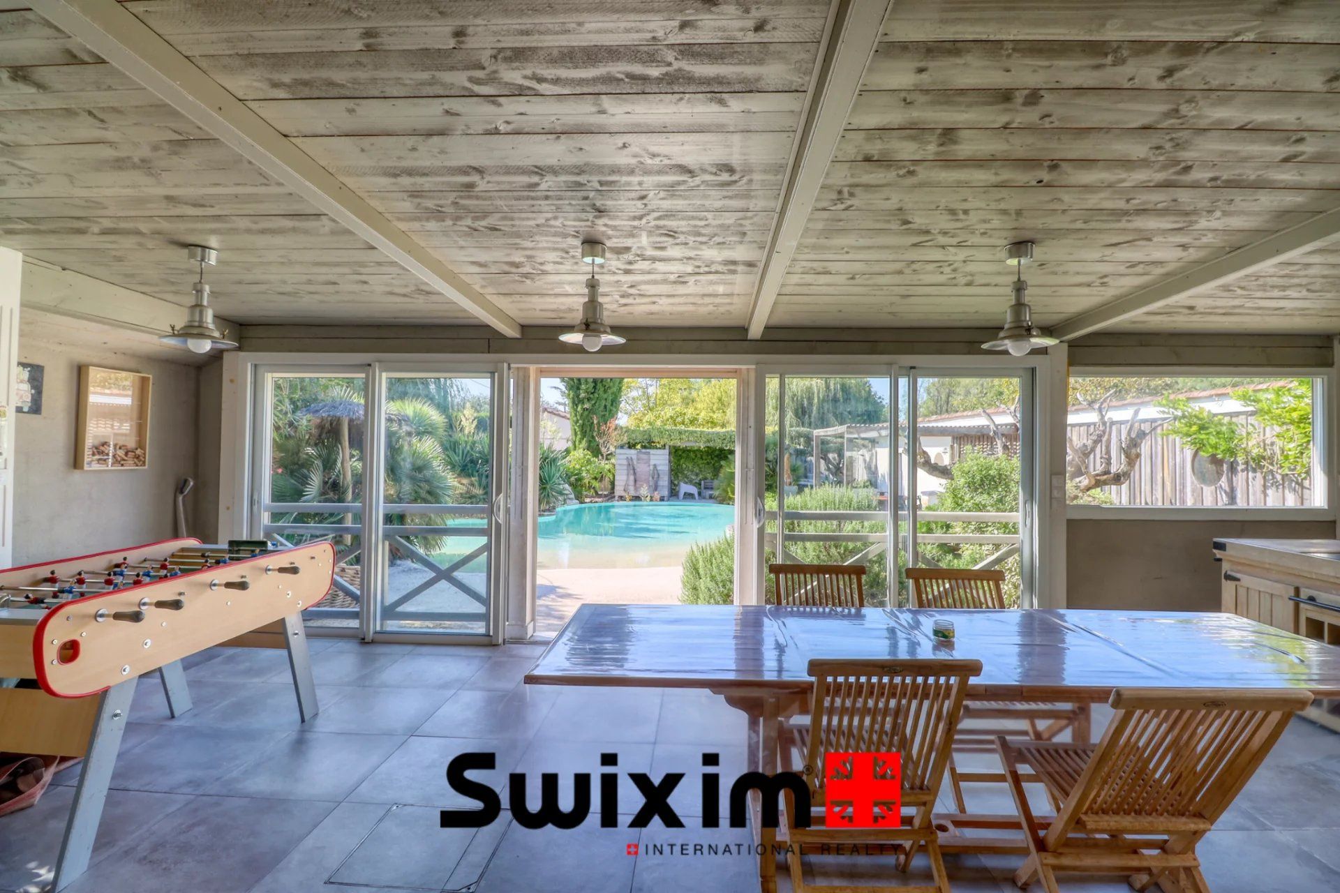 house 8 Rooms for sale on Saint-Estèphe (33180)