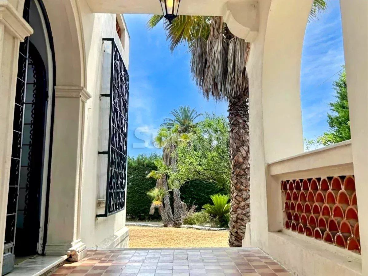 edificio 11 Salas en venta en Nice (06000)