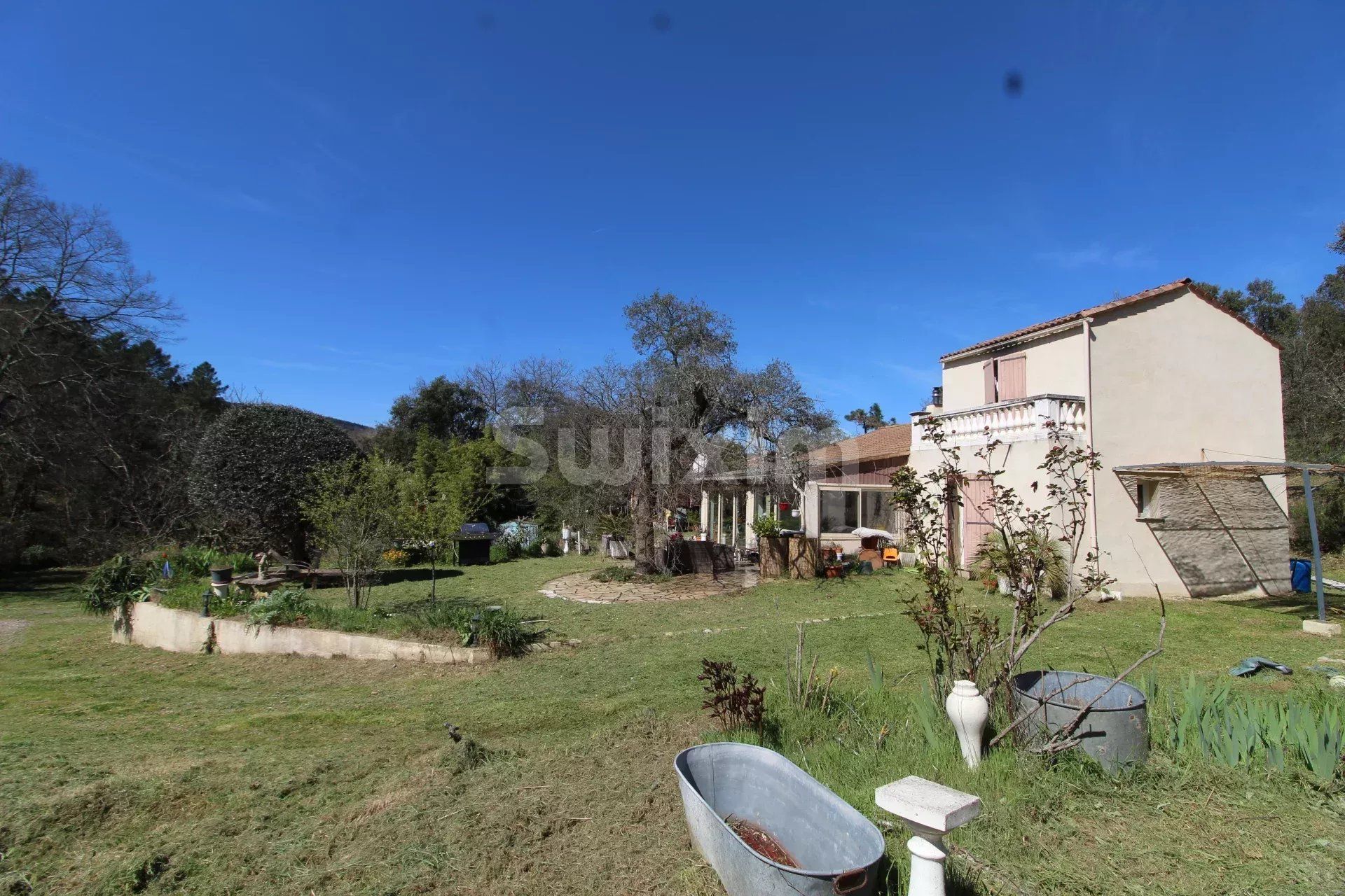 villa 7 Rooms for sale on Bagnols-en-Forêt (83600)
