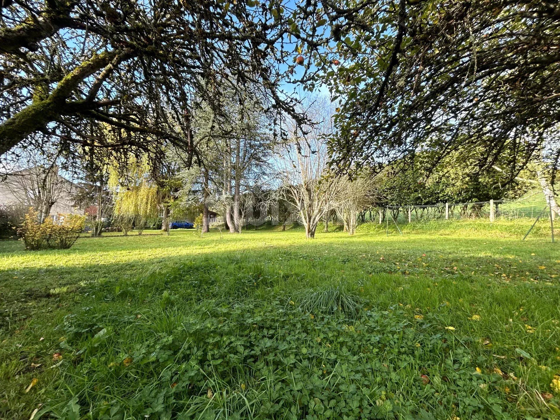 house 7 Rooms for sale on Girolles (89200)