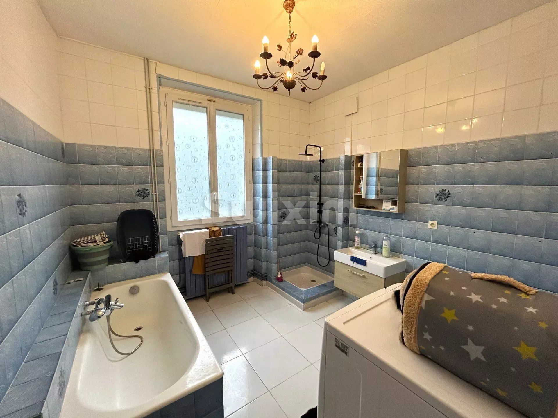 house 7 Rooms for sale on Girolles (89200)