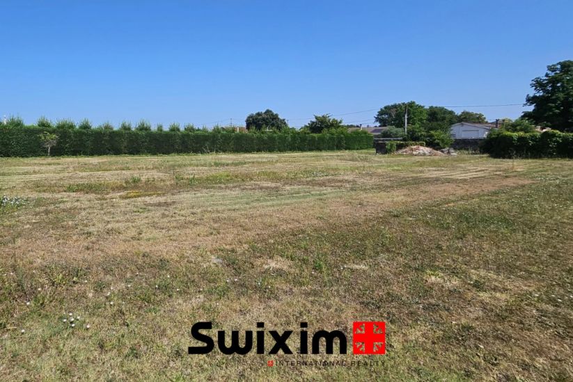 Vente Terrain à bâtir Saint-Seurin-de-Cadourne 1067&nbsp;m²