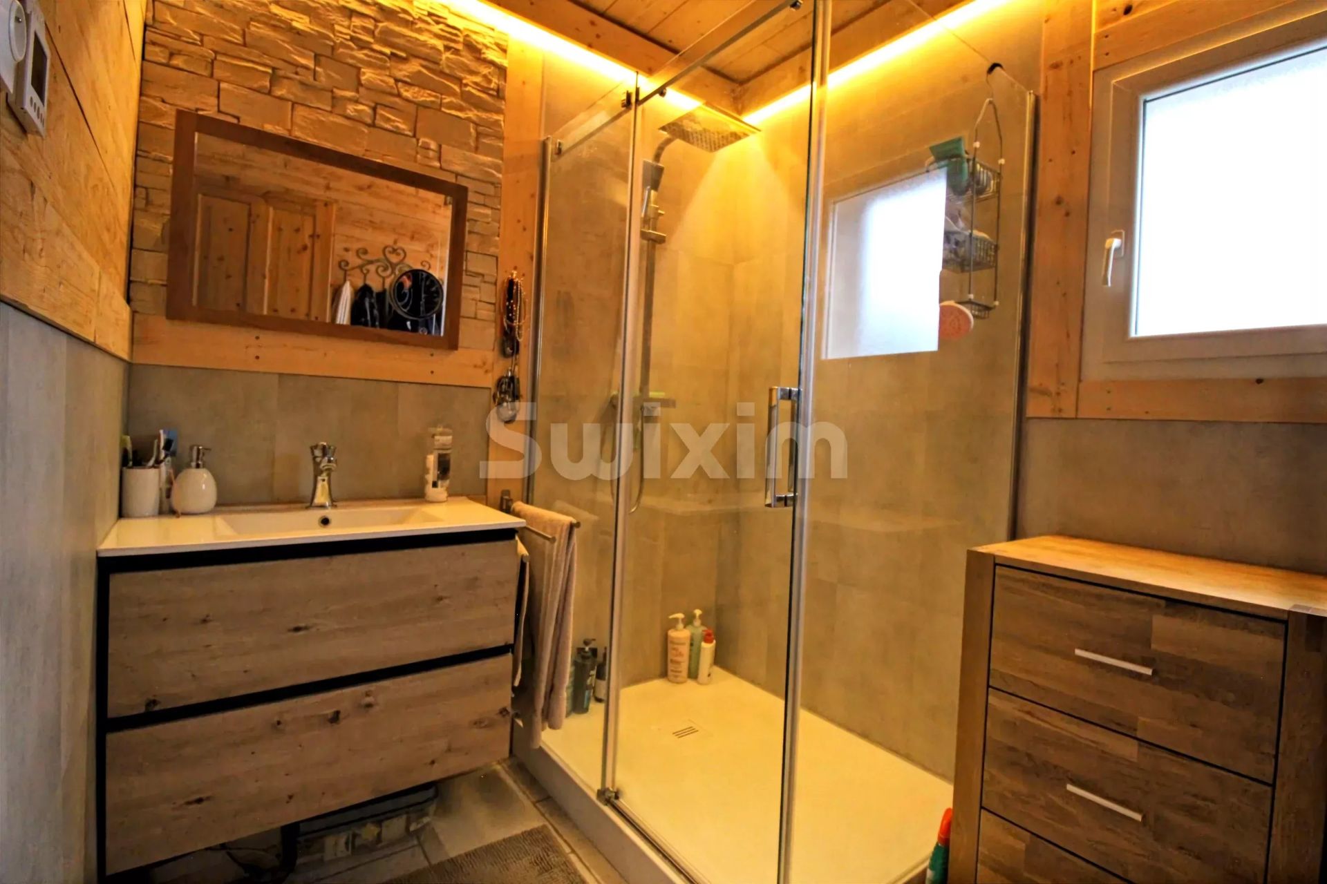 house 5 Rooms for sale on Bois-d'Amont (39220)